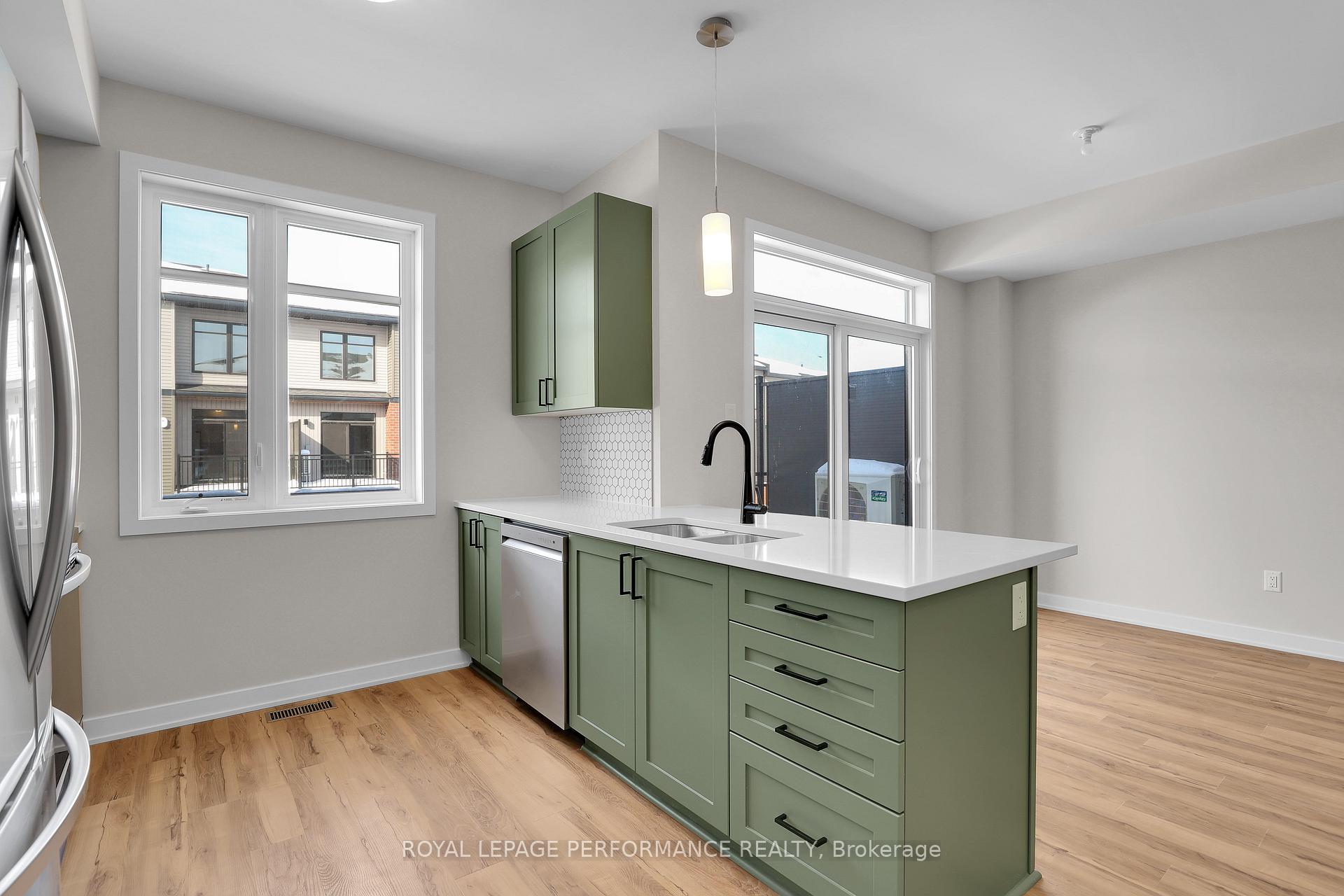 Photo 14 of 643 Corporal Private, Ottawa, Blossom Park/Kemp Park/Findlay Creek — HOMEH