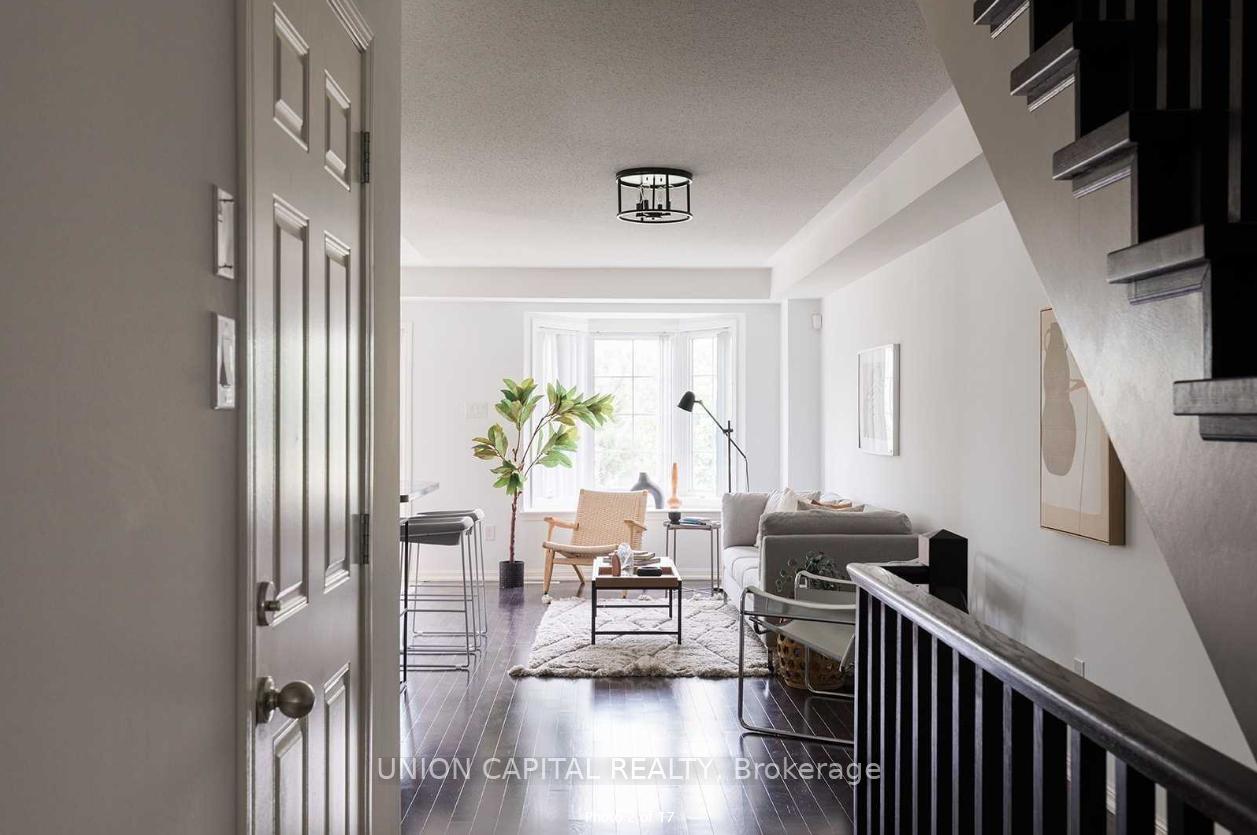 Photo 6 of 21 Winn Place, Aurora, Bayview Northeast — HOMEH