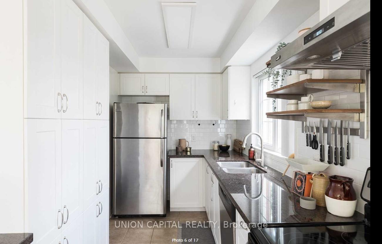Photo 2 of 21 Winn Place, Aurora, Bayview Northeast — HOMEH