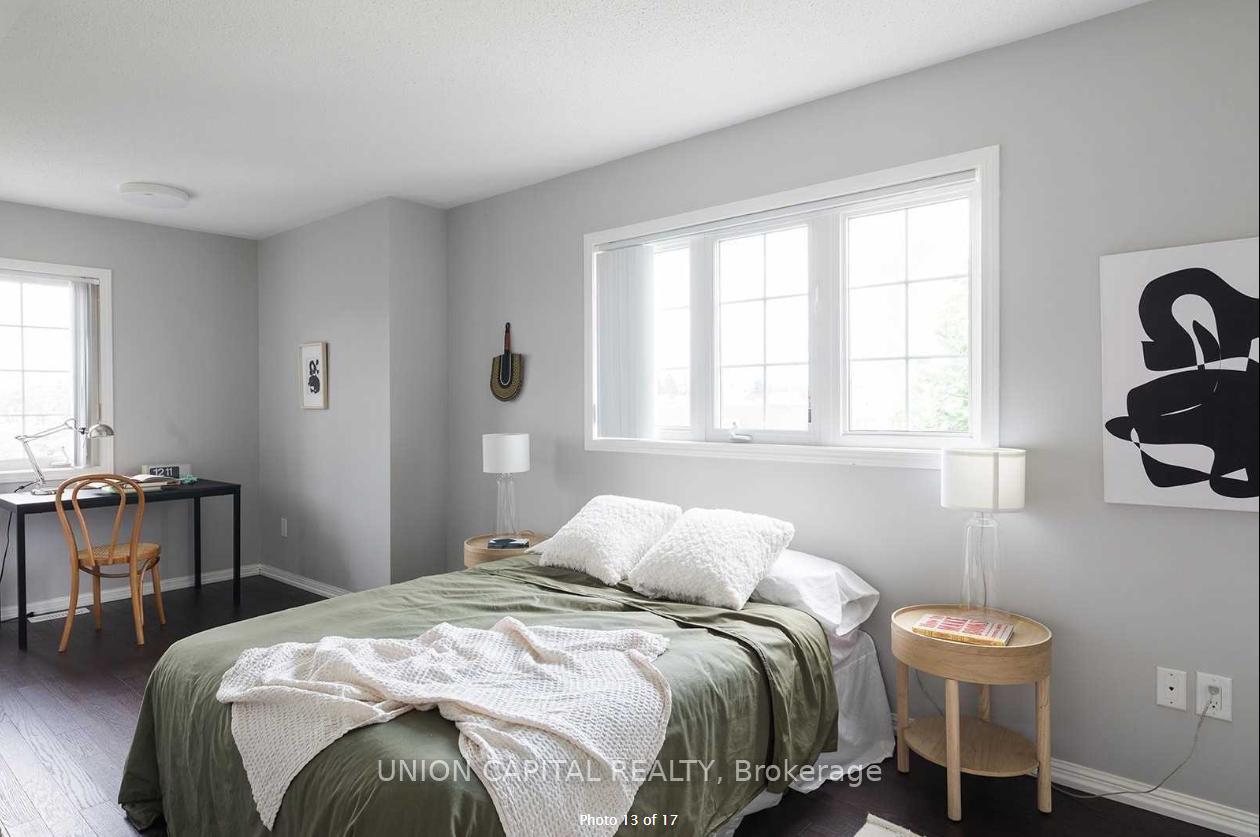 Photo 5 of 21 Winn Place, Aurora, Bayview Northeast — HOMEH