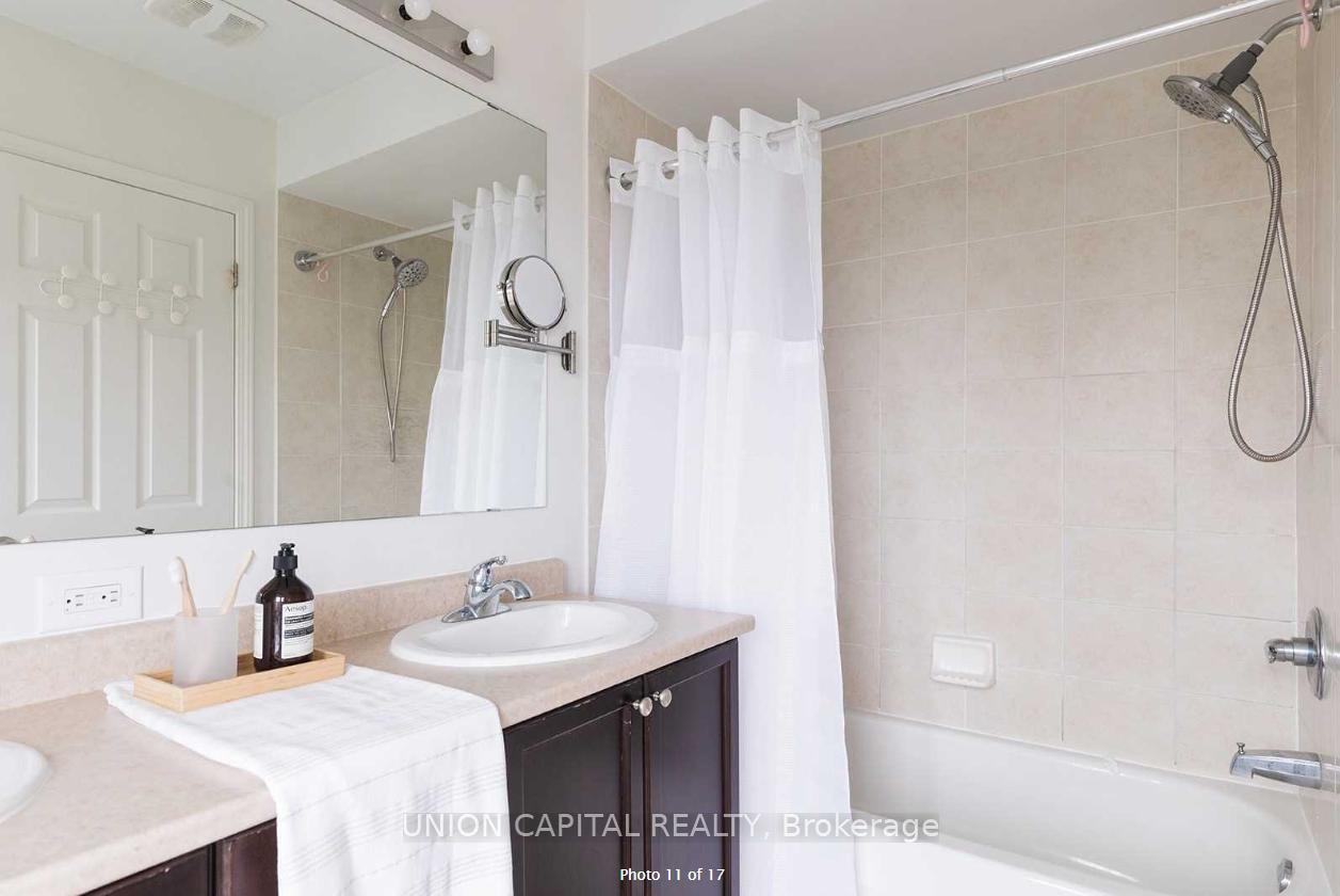 Photo 7 of 21 Winn Place, Aurora, Bayview Northeast — HOMEH