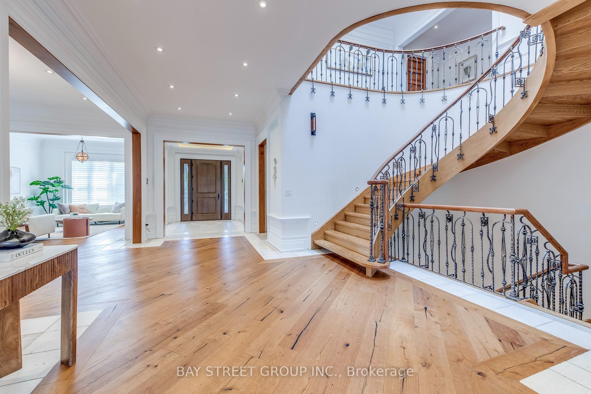 Photo 2 of 132 Crestwood Road, Vaughan, Crestwood-Springfarm-Yorkhill — HOMEH