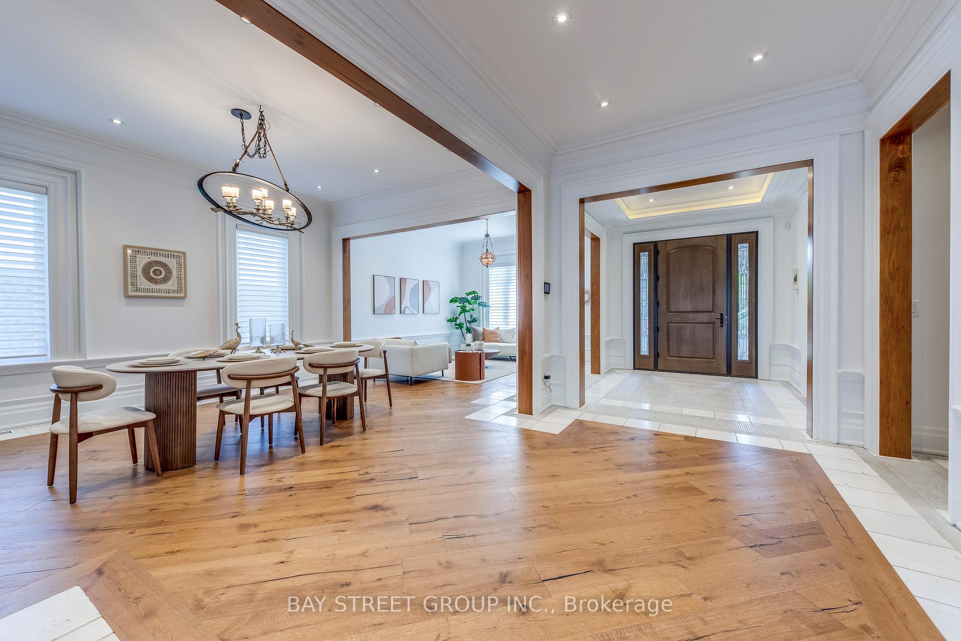 Photo 3 of 132 Crestwood Road, Vaughan, Crestwood-Springfarm-Yorkhill — HOMEH