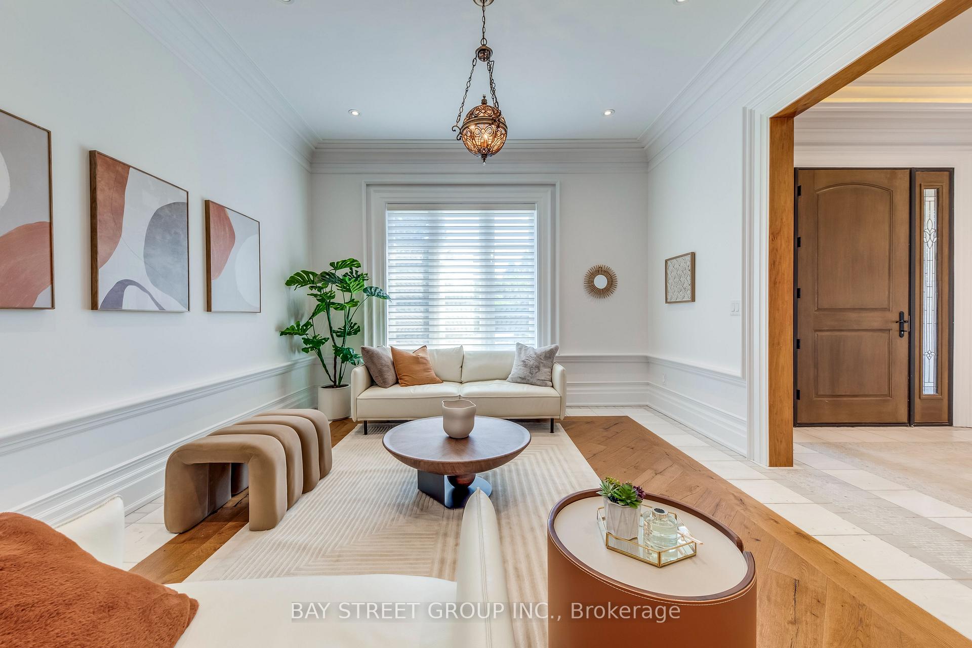 Photo 4 of 132 Crestwood Road, Vaughan, Crestwood-Springfarm-Yorkhill — HOMEH
