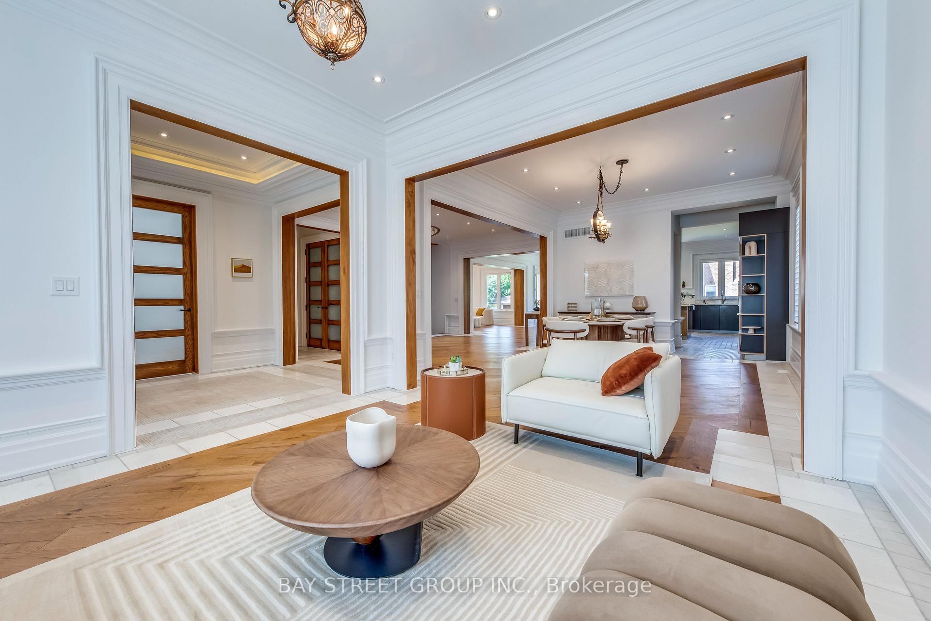 Photo 5 of 132 Crestwood Road, Vaughan, Crestwood-Springfarm-Yorkhill — HOMEH