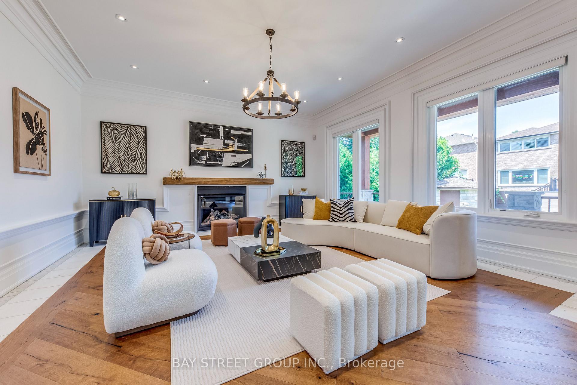 Photo 6 of 132 Crestwood Road, Vaughan, Crestwood-Springfarm-Yorkhill — HOMEH