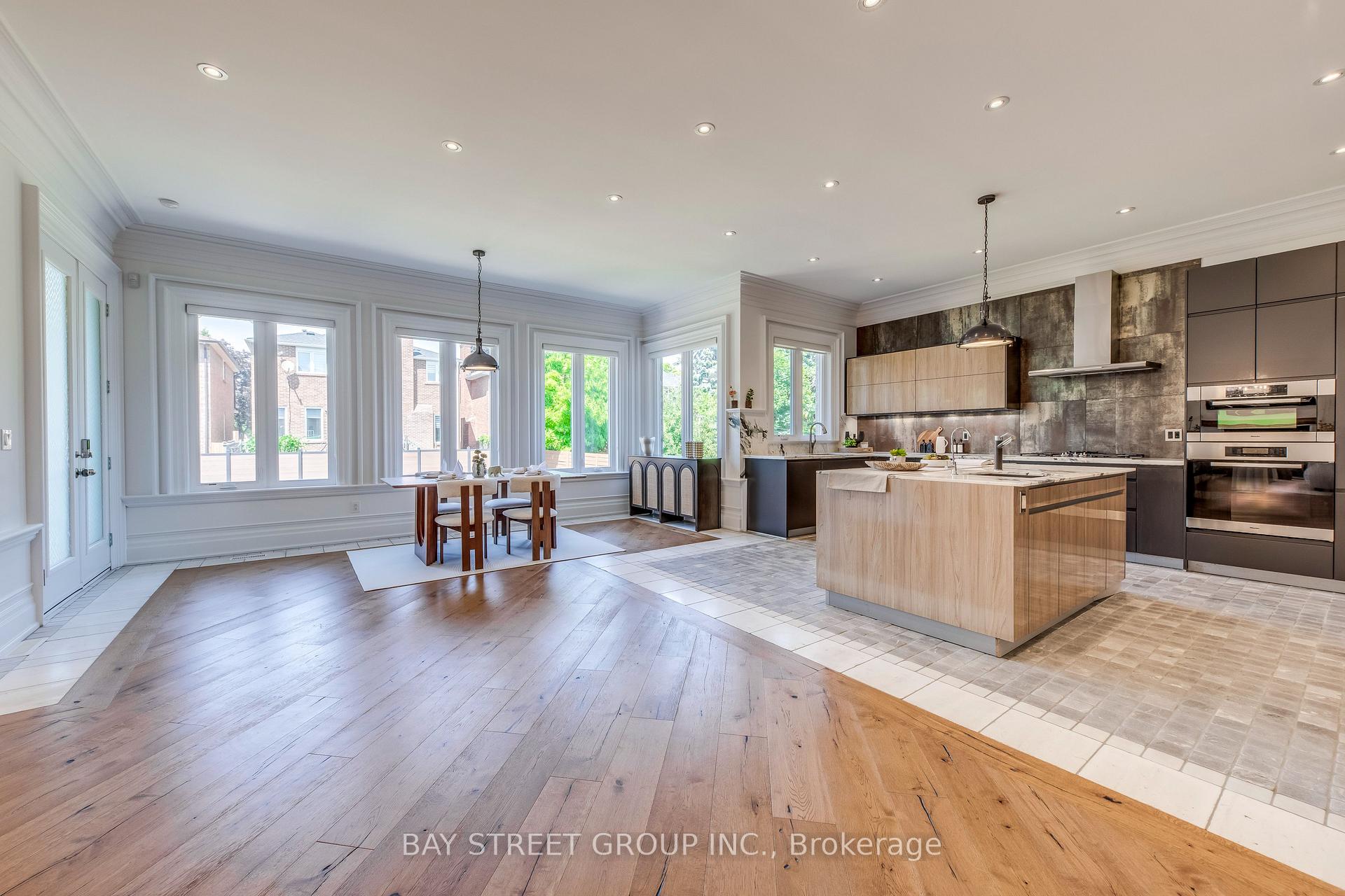 Photo 39 of 132 Crestwood Road, Vaughan, Crestwood-Springfarm-Yorkhill — HOMEH