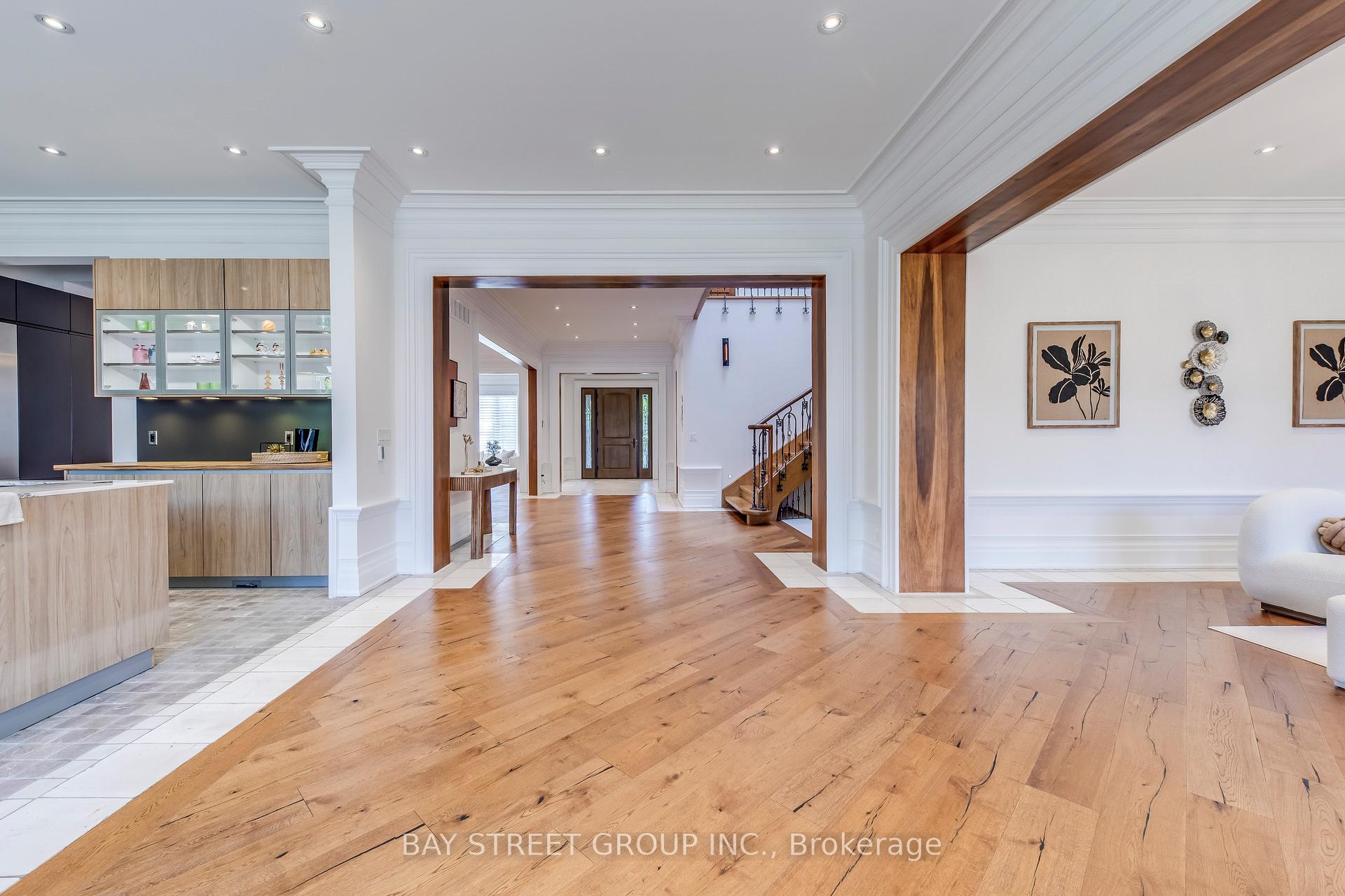 Photo 7 of 132 Crestwood Road, Vaughan, Crestwood-Springfarm-Yorkhill — HOMEH