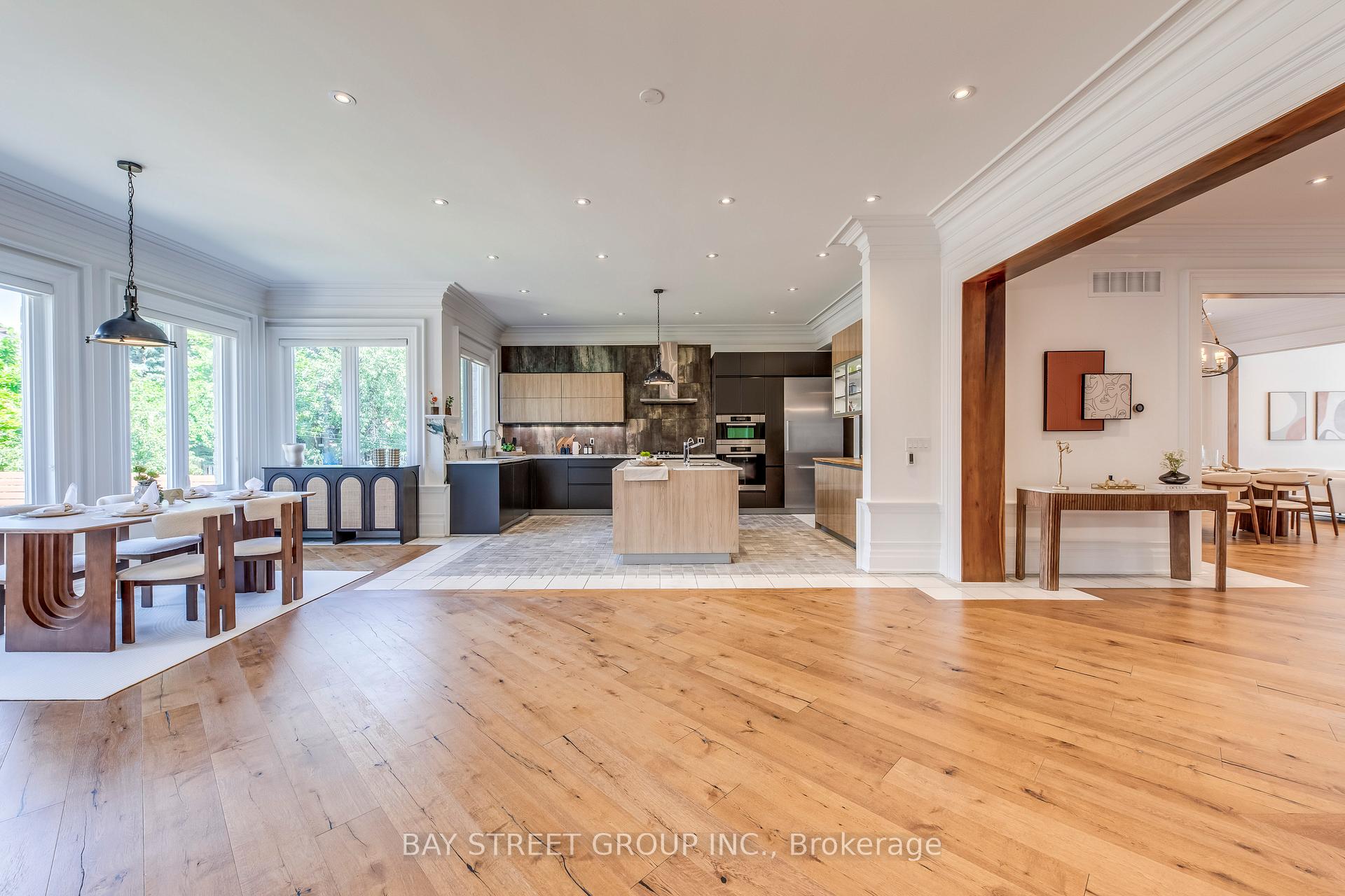 Photo 16 of 132 Crestwood Road, Vaughan, Crestwood-Springfarm-Yorkhill — HOMEH