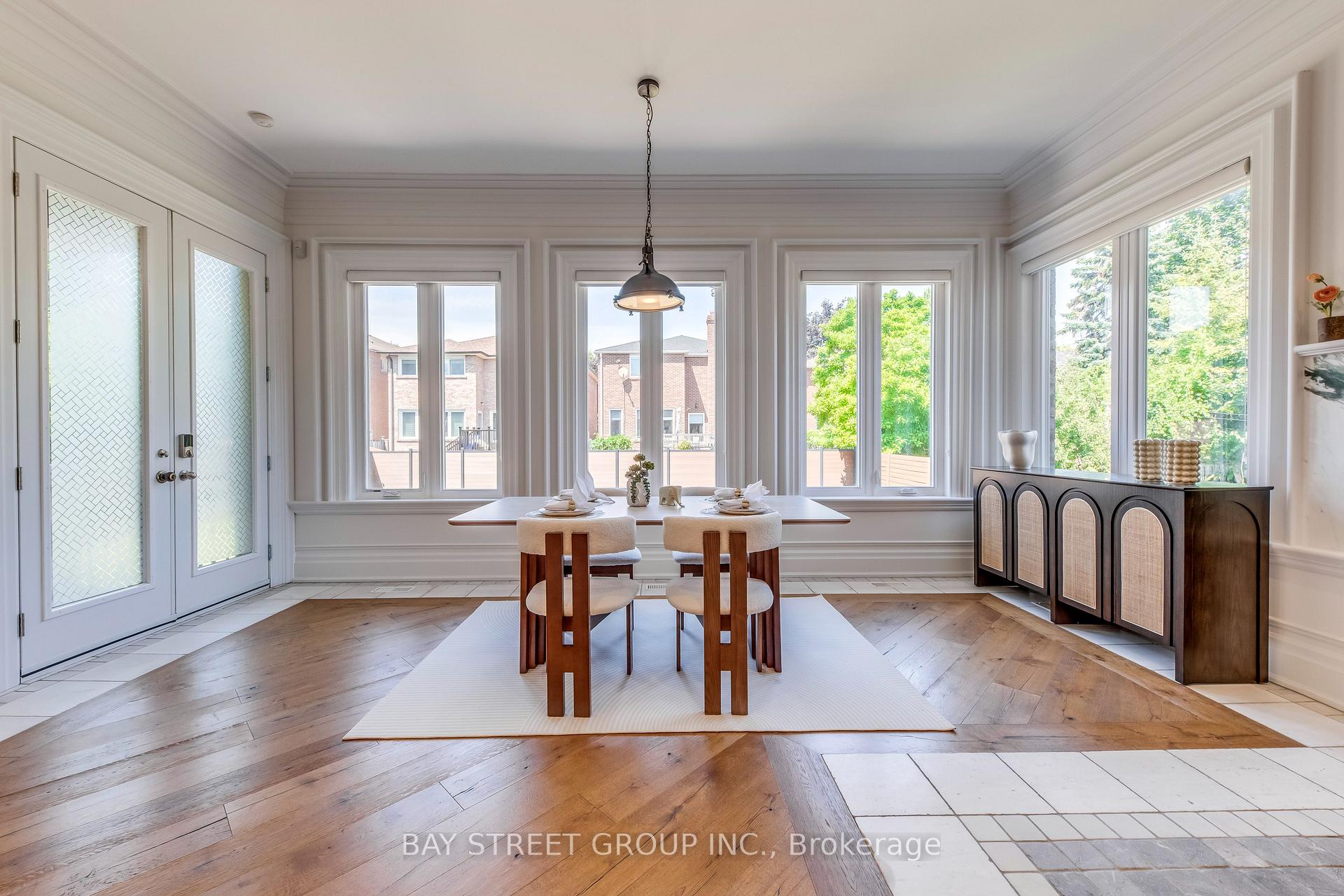 Photo 13 of 132 Crestwood Road, Vaughan, Crestwood-Springfarm-Yorkhill — HOMEH
