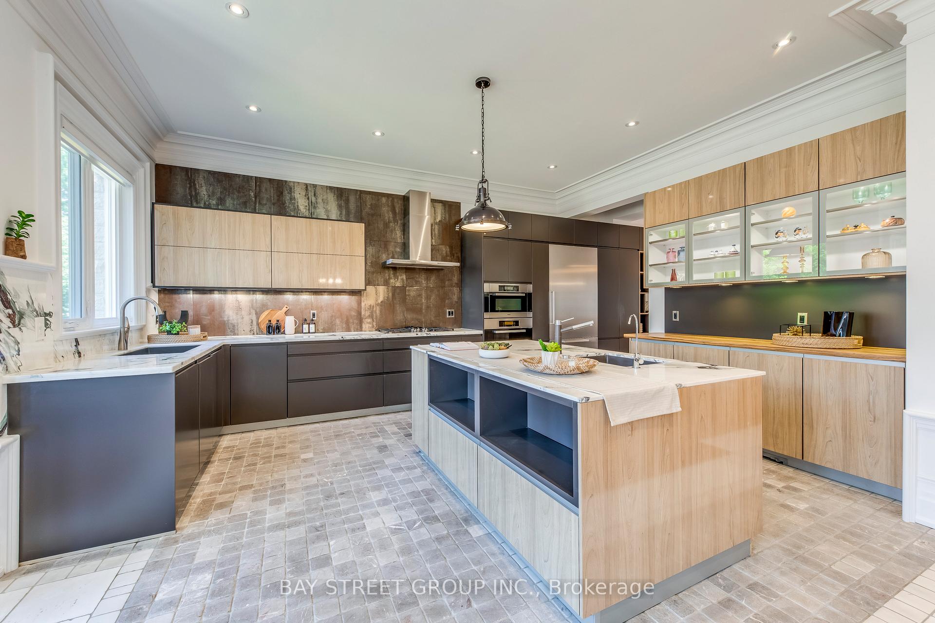 Photo 46 of 132 Crestwood Road, Vaughan, Crestwood-Springfarm-Yorkhill — HOMEH