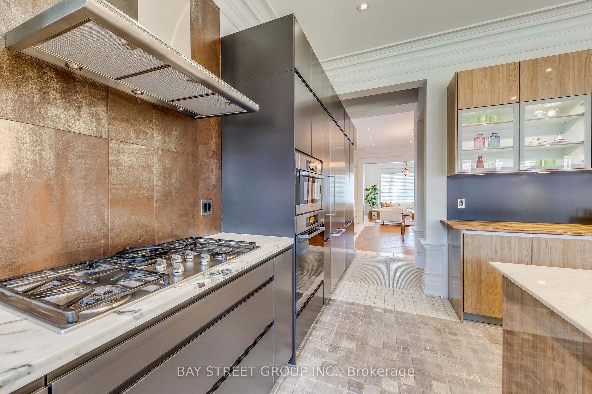 Photo 12 of 132 Crestwood Road, Vaughan, Crestwood-Springfarm-Yorkhill — HOMEH
