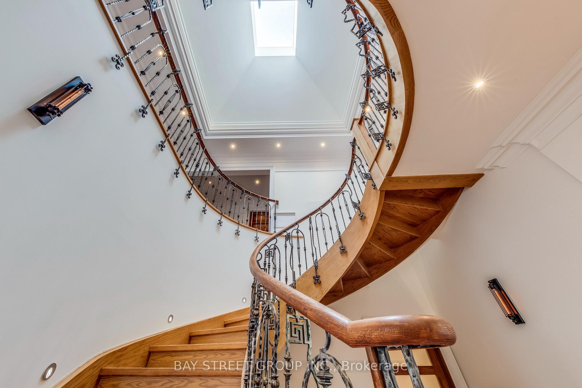 Photo 41 of 132 Crestwood Road, Vaughan, Crestwood-Springfarm-Yorkhill — HOMEH