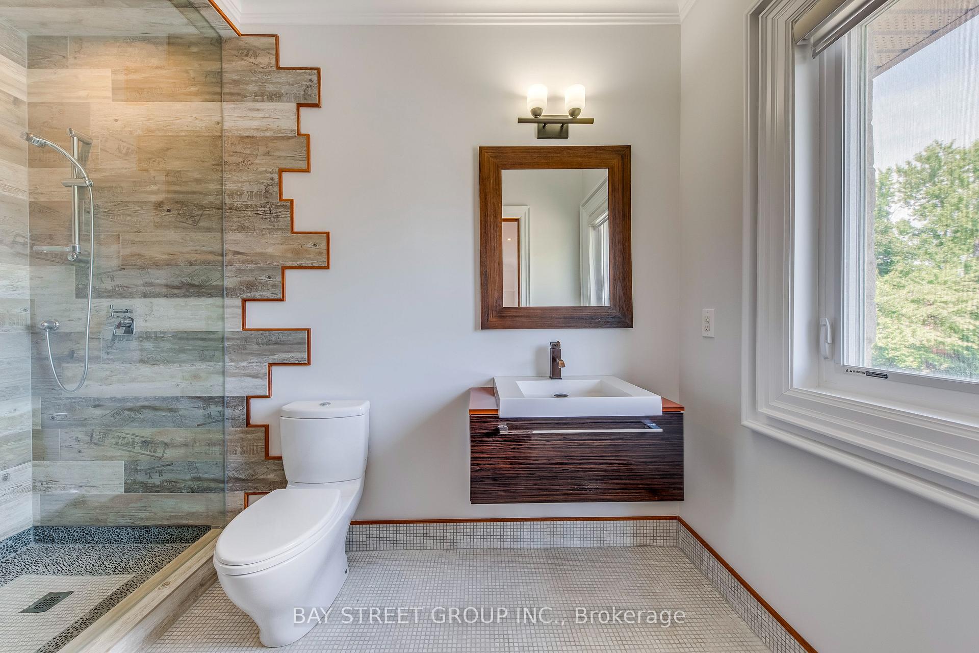 Photo 19 of 132 Crestwood Road, Vaughan, Crestwood-Springfarm-Yorkhill — HOMEH