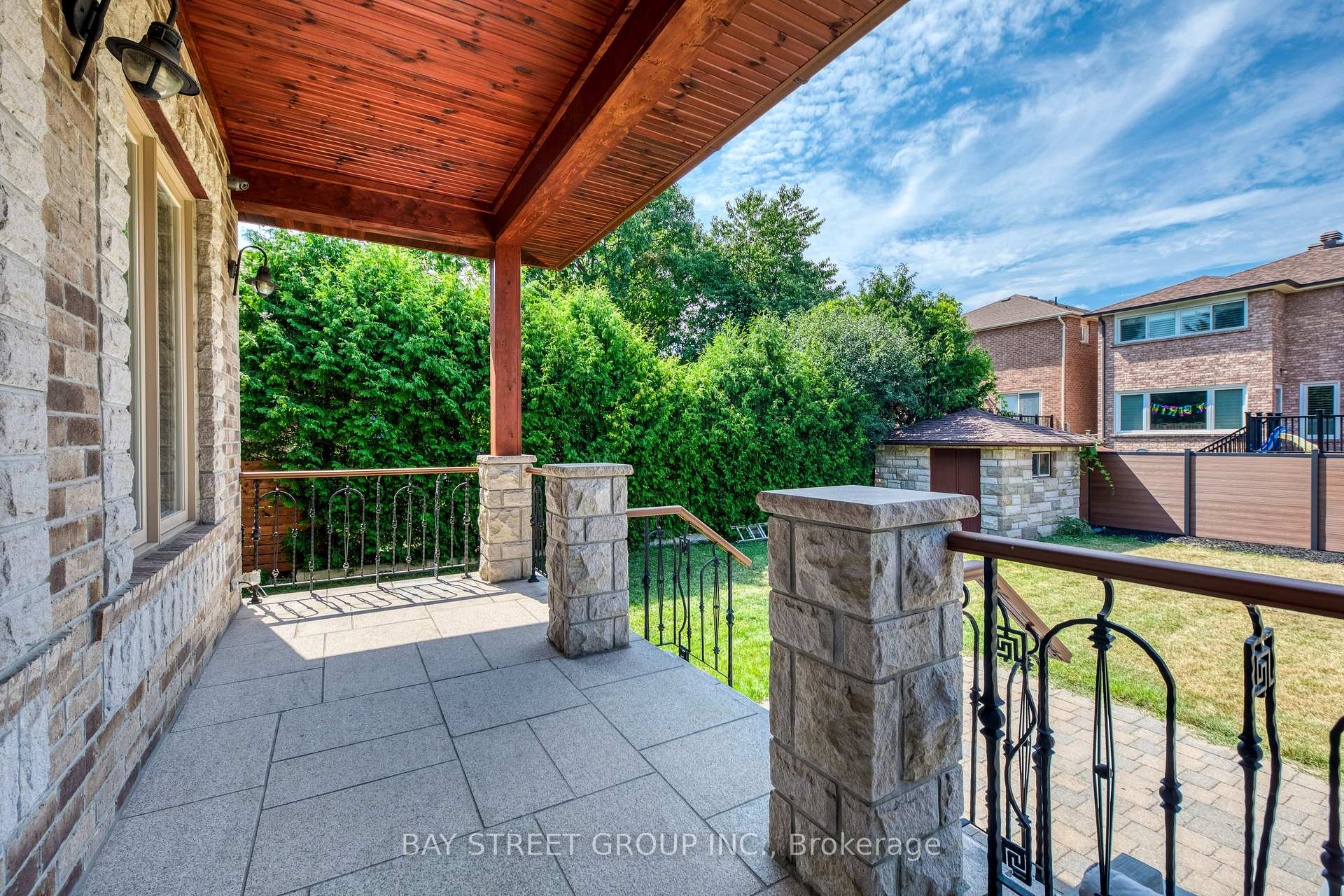 Photo 38 of 132 Crestwood Road, Vaughan, Crestwood-Springfarm-Yorkhill — HOMEH