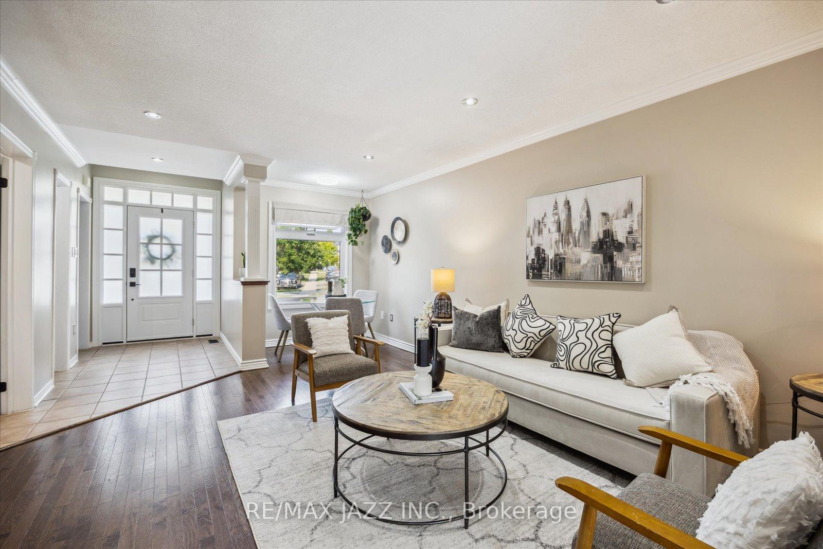 Photo 4 of 65 Fry Crescent, Clarington, Bowmanville — HOMEH