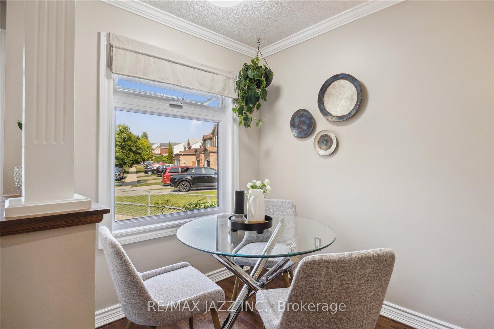 Photo 6 of 65 Fry Crescent, Clarington, Bowmanville — HOMEH