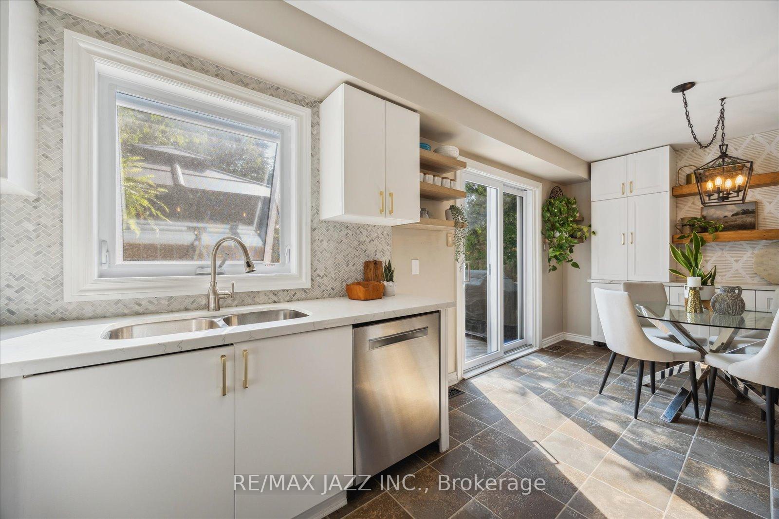 Photo 10 of 65 Fry Crescent, Clarington, Bowmanville — HOMEH