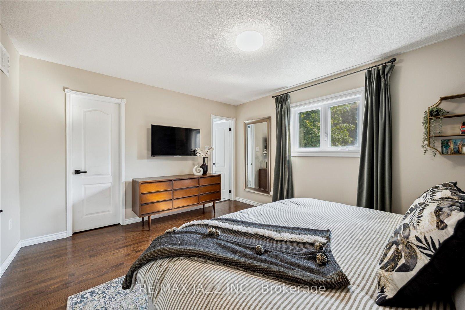 Photo 18 of 65 Fry Crescent, Clarington, Bowmanville — HOMEH