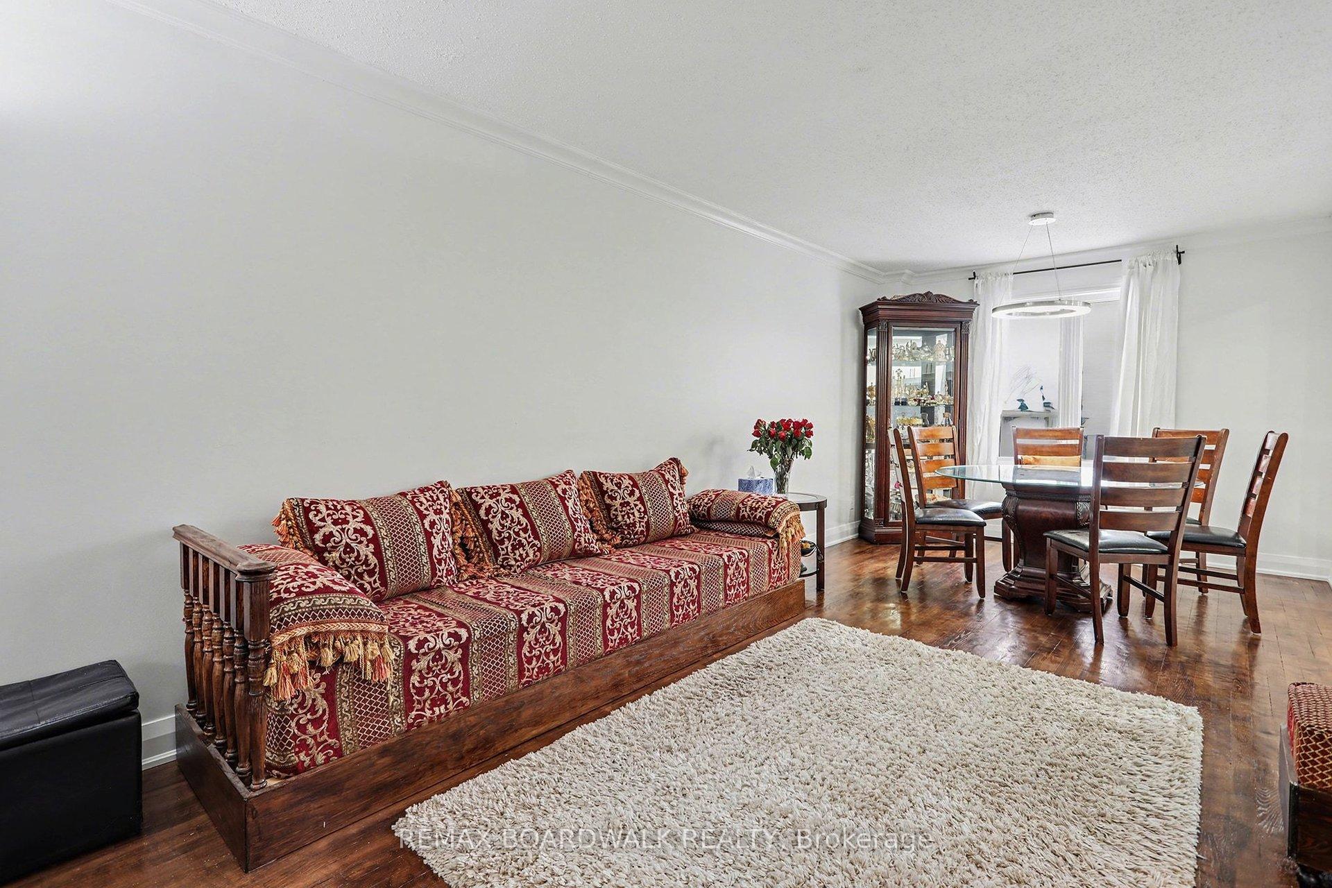 Photo 5 of 1827 Hialeah Drive, Ottawa, Fallingbrook/Gardenway South — HOMEH