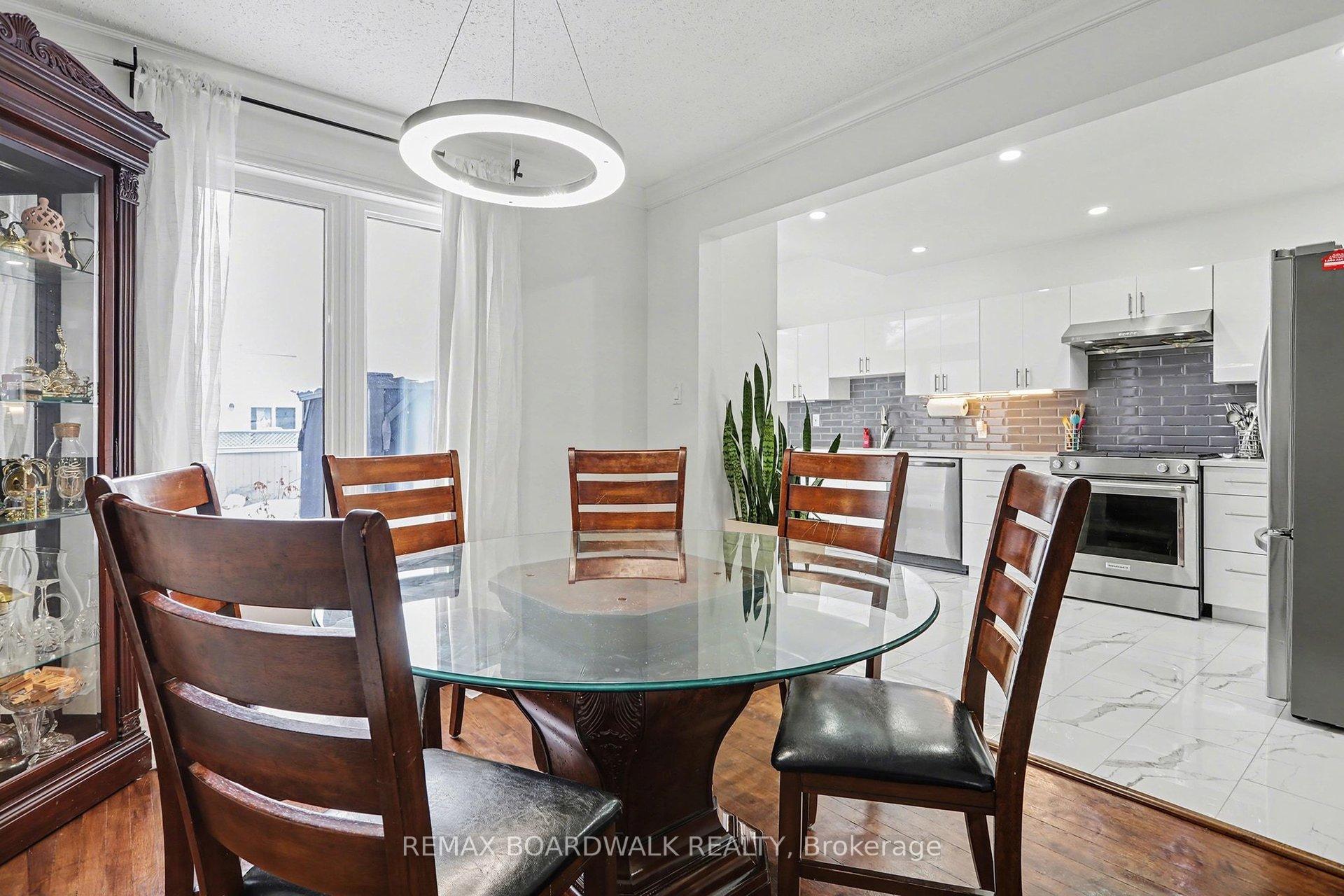 Photo 18 of 1827 Hialeah Drive, Ottawa, Fallingbrook/Gardenway South — HOMEH