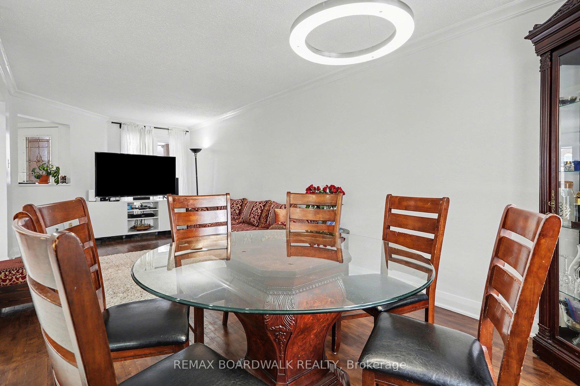 Photo 13 of 1827 Hialeah Drive, Ottawa, Fallingbrook/Gardenway South — HOMEH