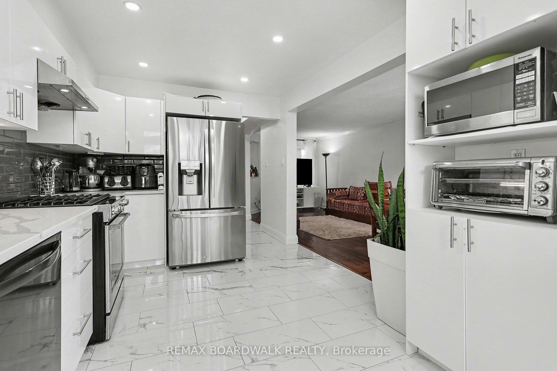 Photo 25 of 1827 Hialeah Drive, Ottawa, Fallingbrook/Gardenway South — HOMEH