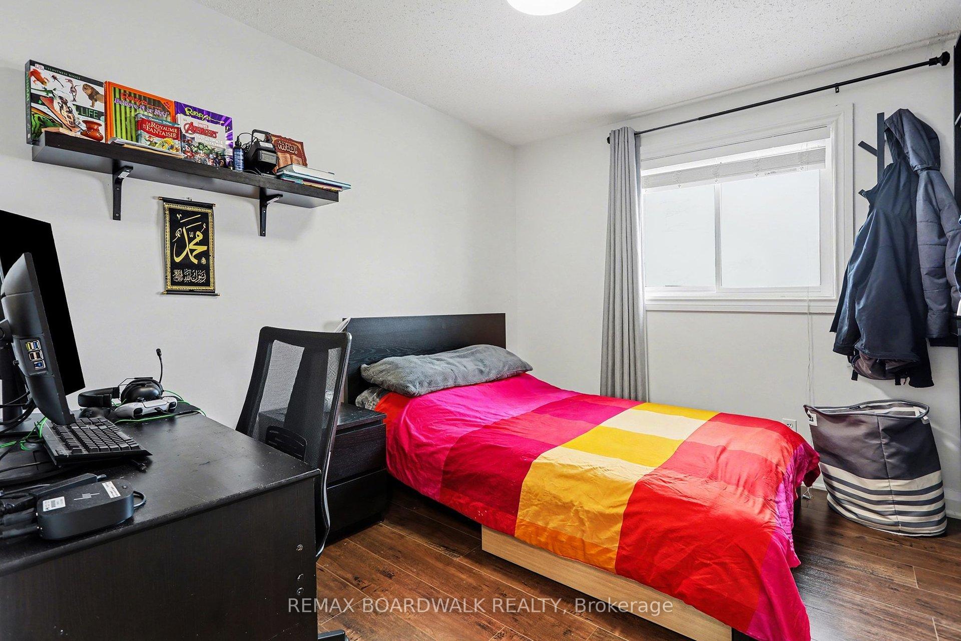 Photo 23 of 1827 Hialeah Drive, Ottawa, Fallingbrook/Gardenway South — HOMEH