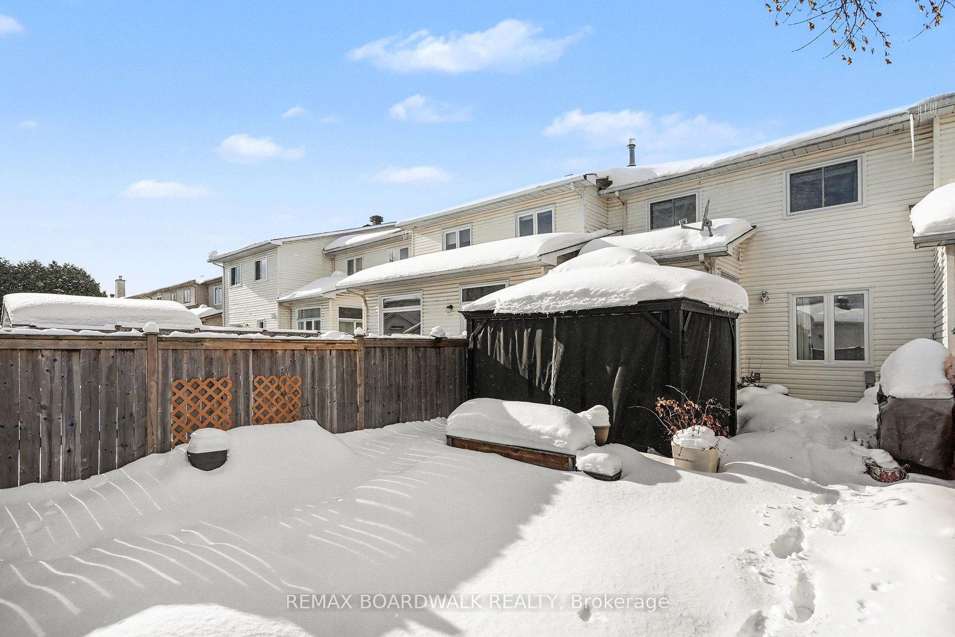 Photo 19 of 1827 Hialeah Drive, Ottawa, Fallingbrook/Gardenway South — HOMEH