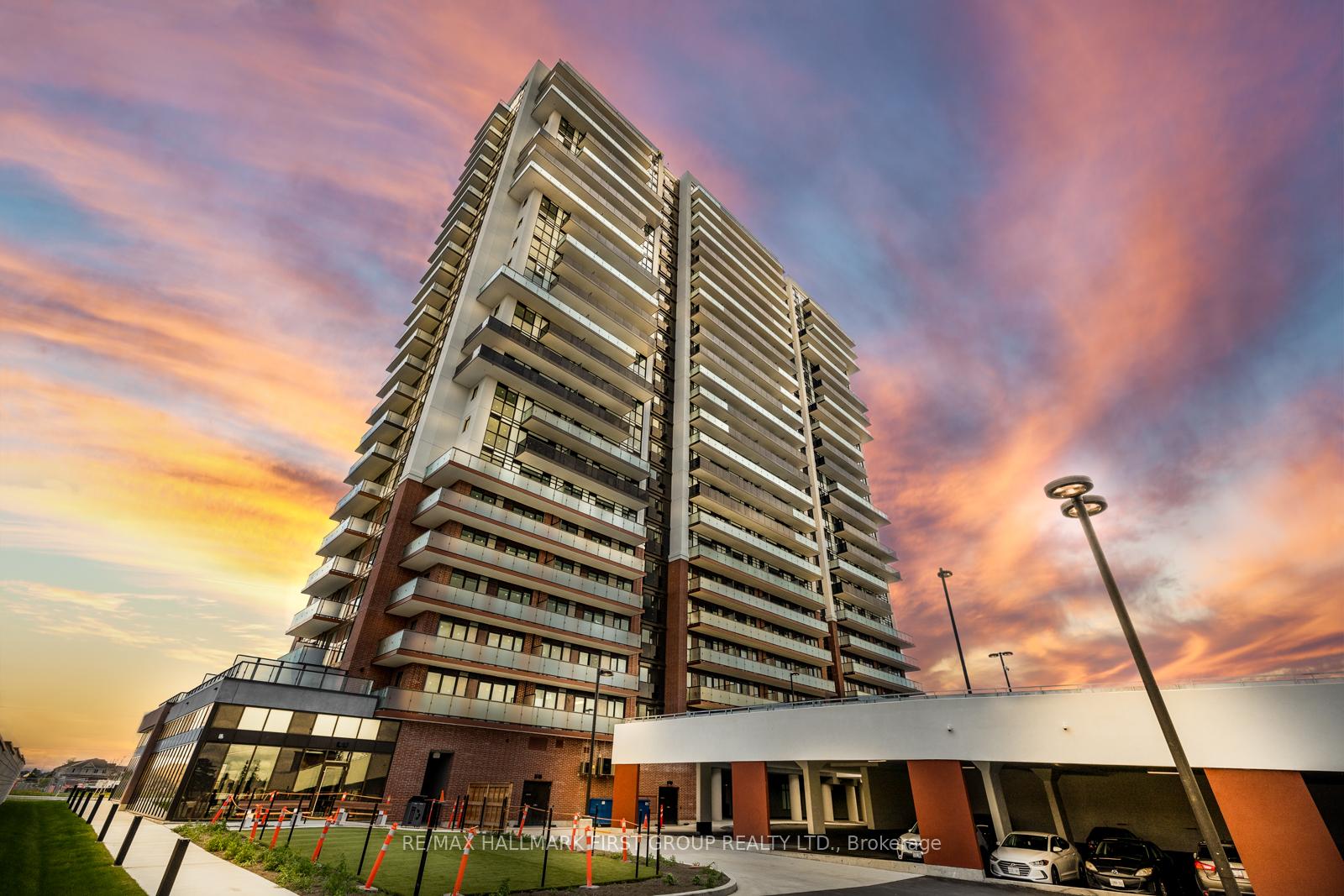 Front of Unit 1513, 2550 Simcoe Street N