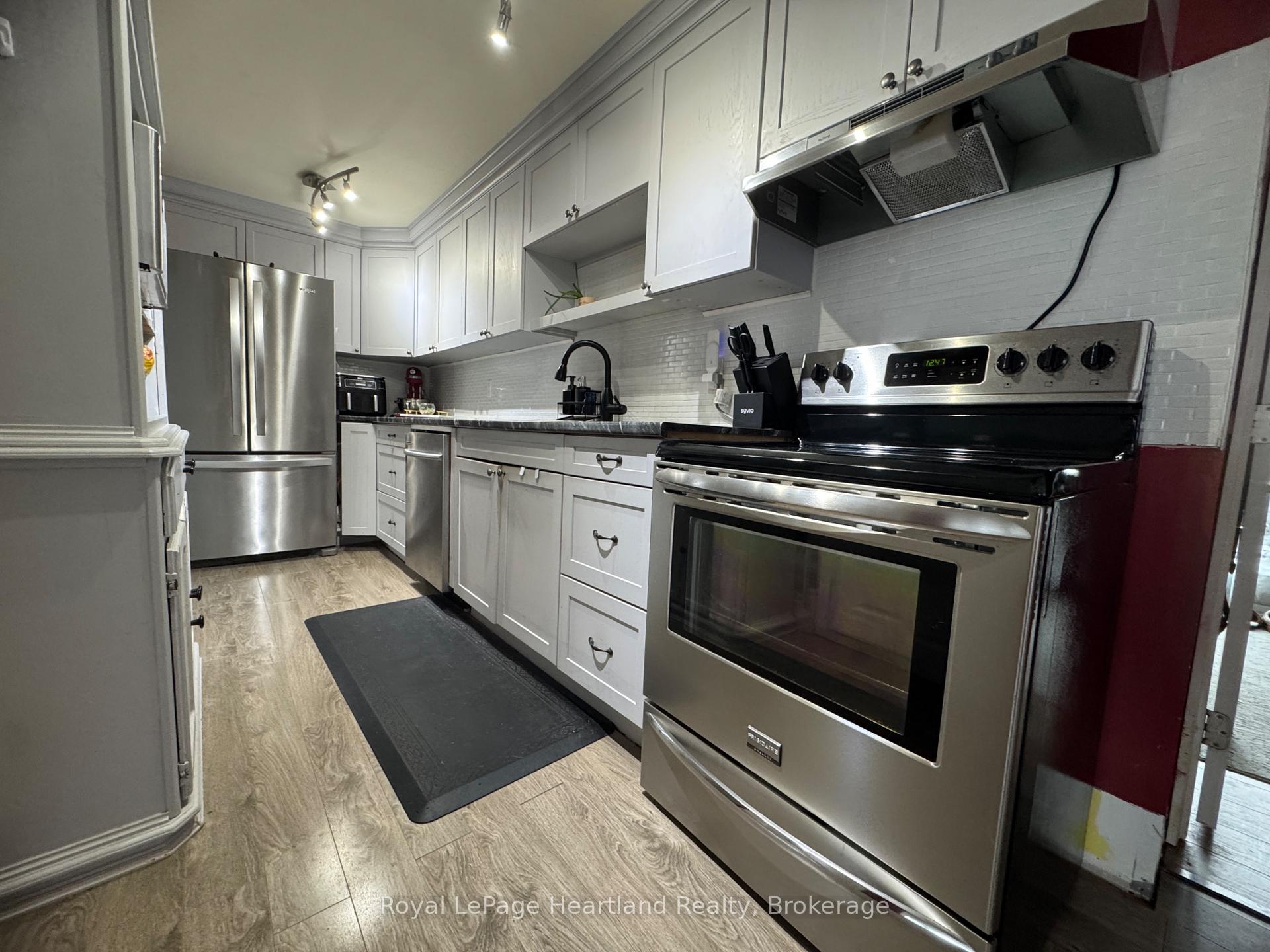Photo 21 of 350 Lowe Street, Minto — HOMEH