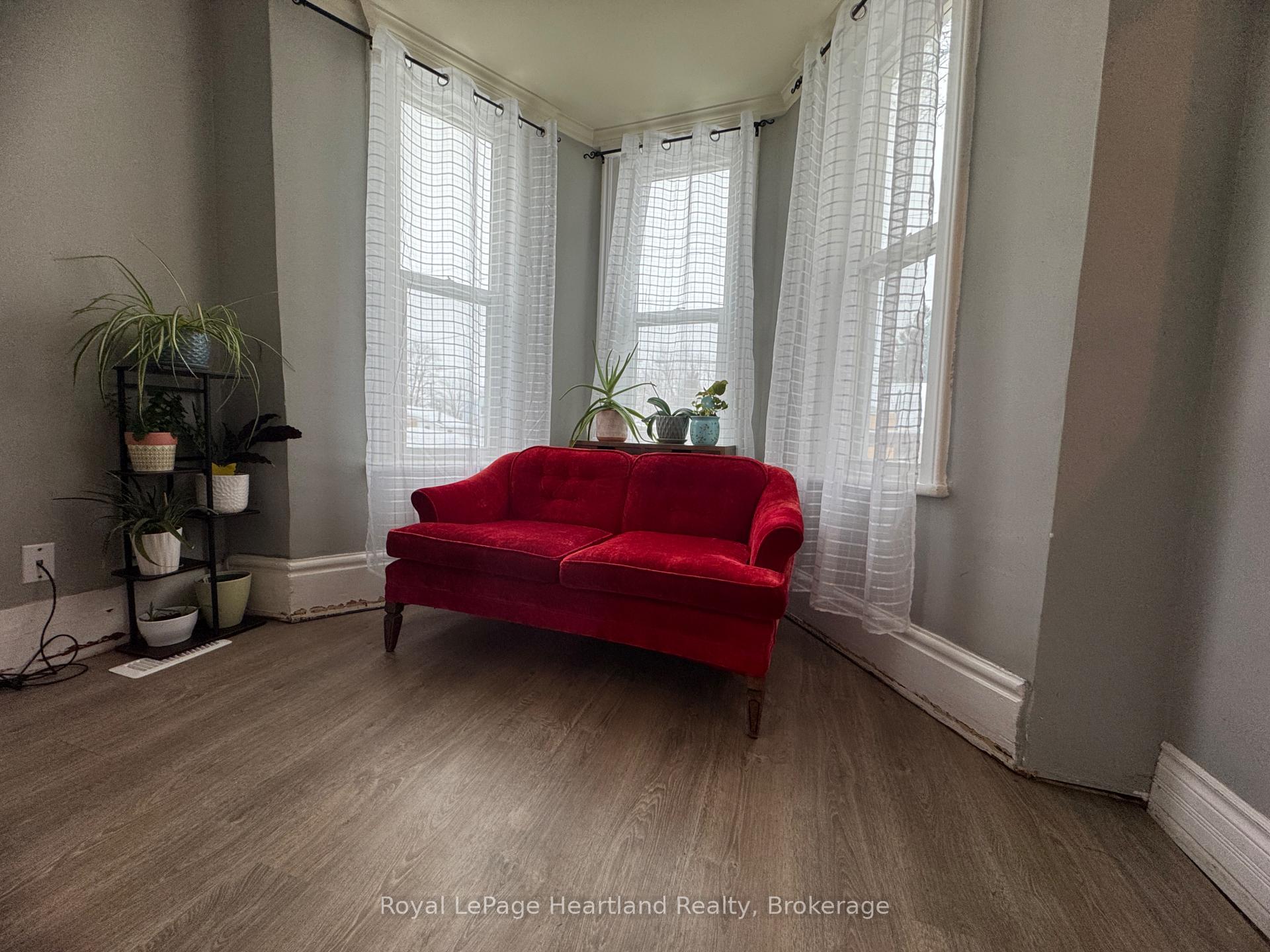 Photo 4 of 350 Lowe Street, Minto — HOMEH