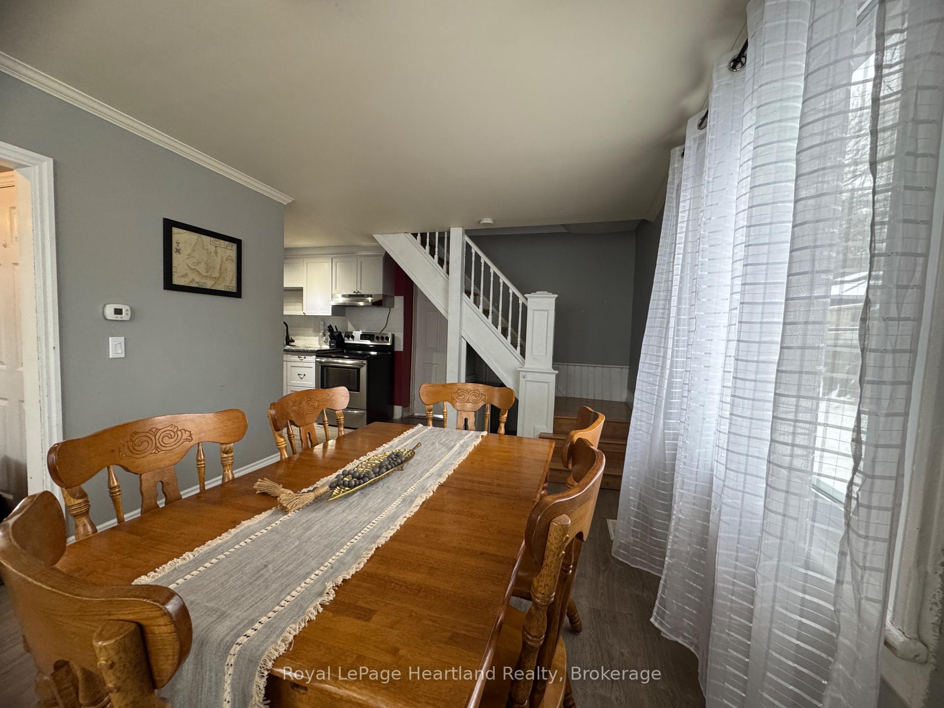 Photo 10 of 350 Lowe Street, Minto — HOMEH
