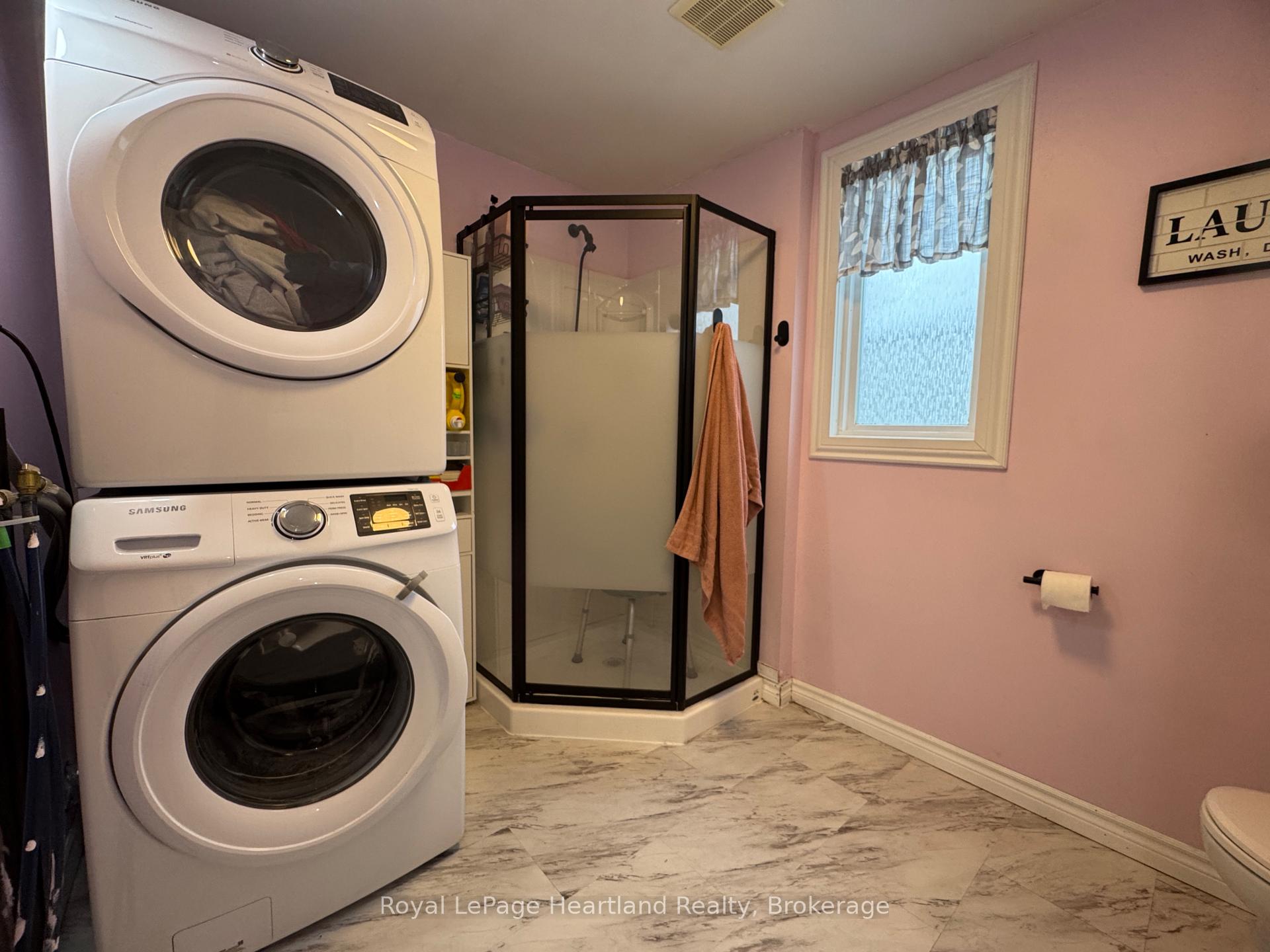 Photo 8 of 350 Lowe Street, Minto — HOMEH