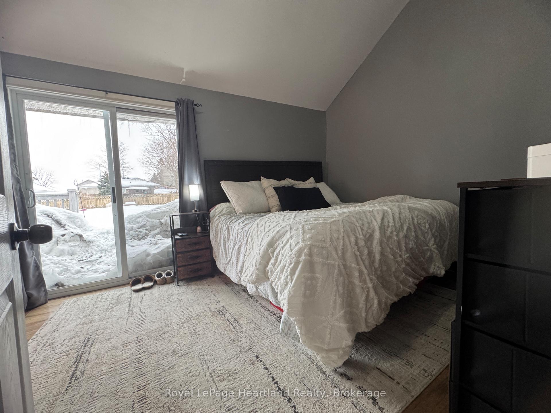 Photo 20 of 350 Lowe Street, Minto — HOMEH