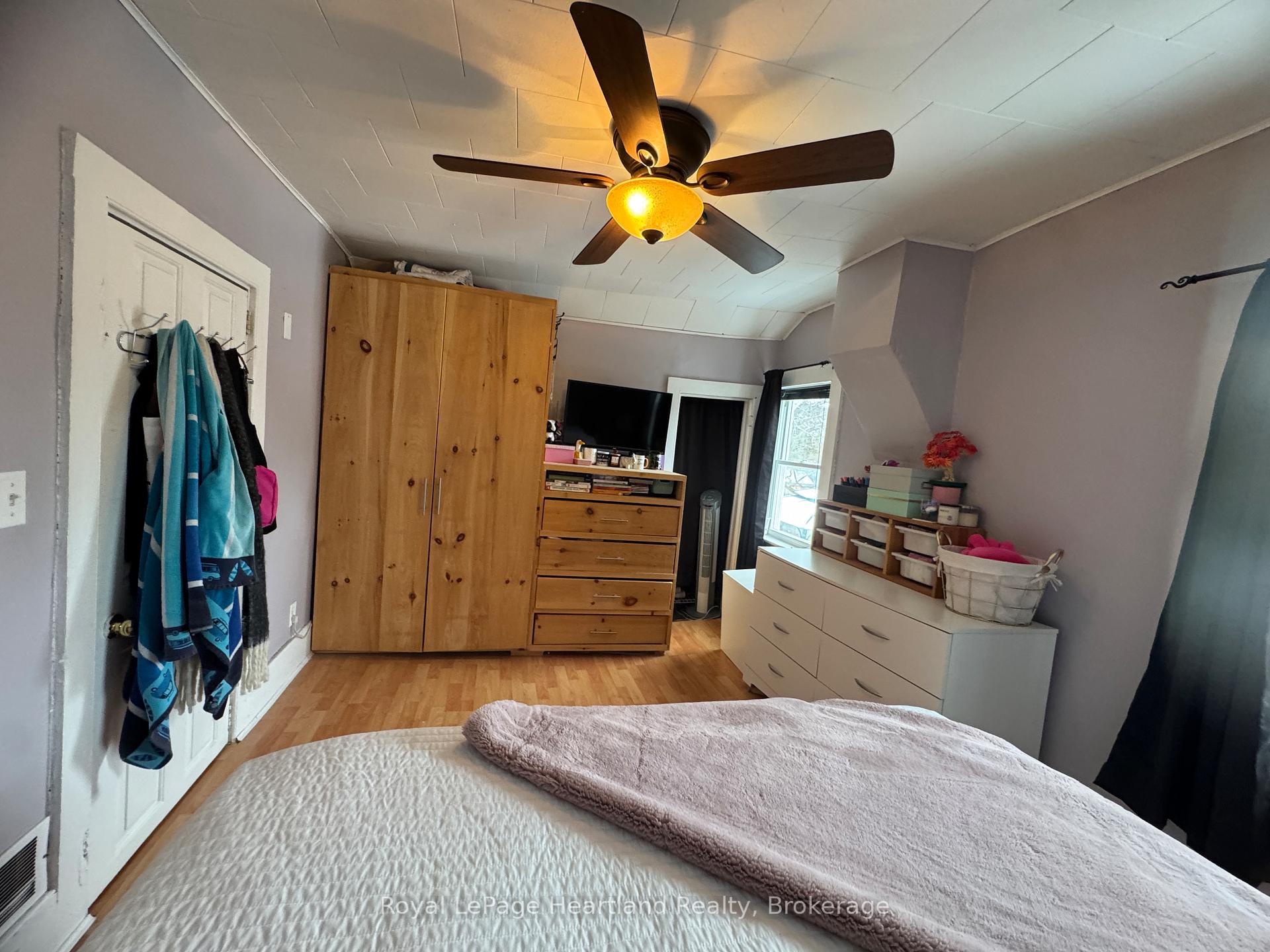 Photo 33 of 350 Lowe Street, Minto — HOMEH
