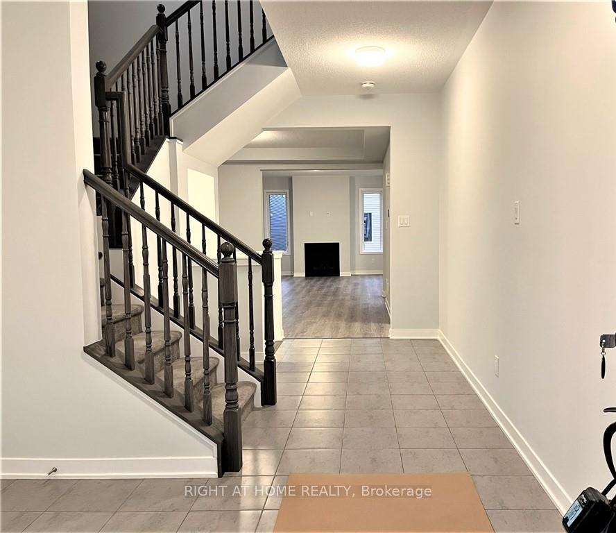 Photo 2 of 321 Crossway Terrace, Ottawa, Stittsville (North) — HOMEH
