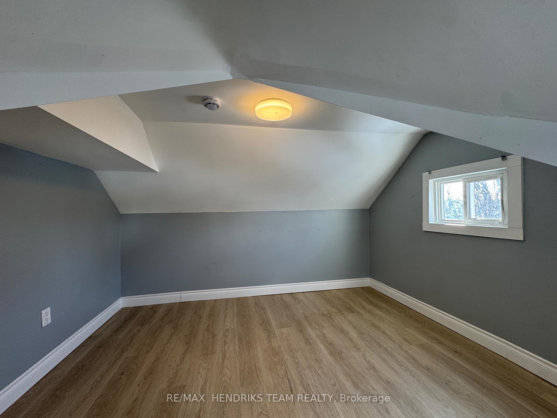 Photo 3 of Unit 2 (UPPER), 130 York Street, St. Catharines, Downtown — HOMEH