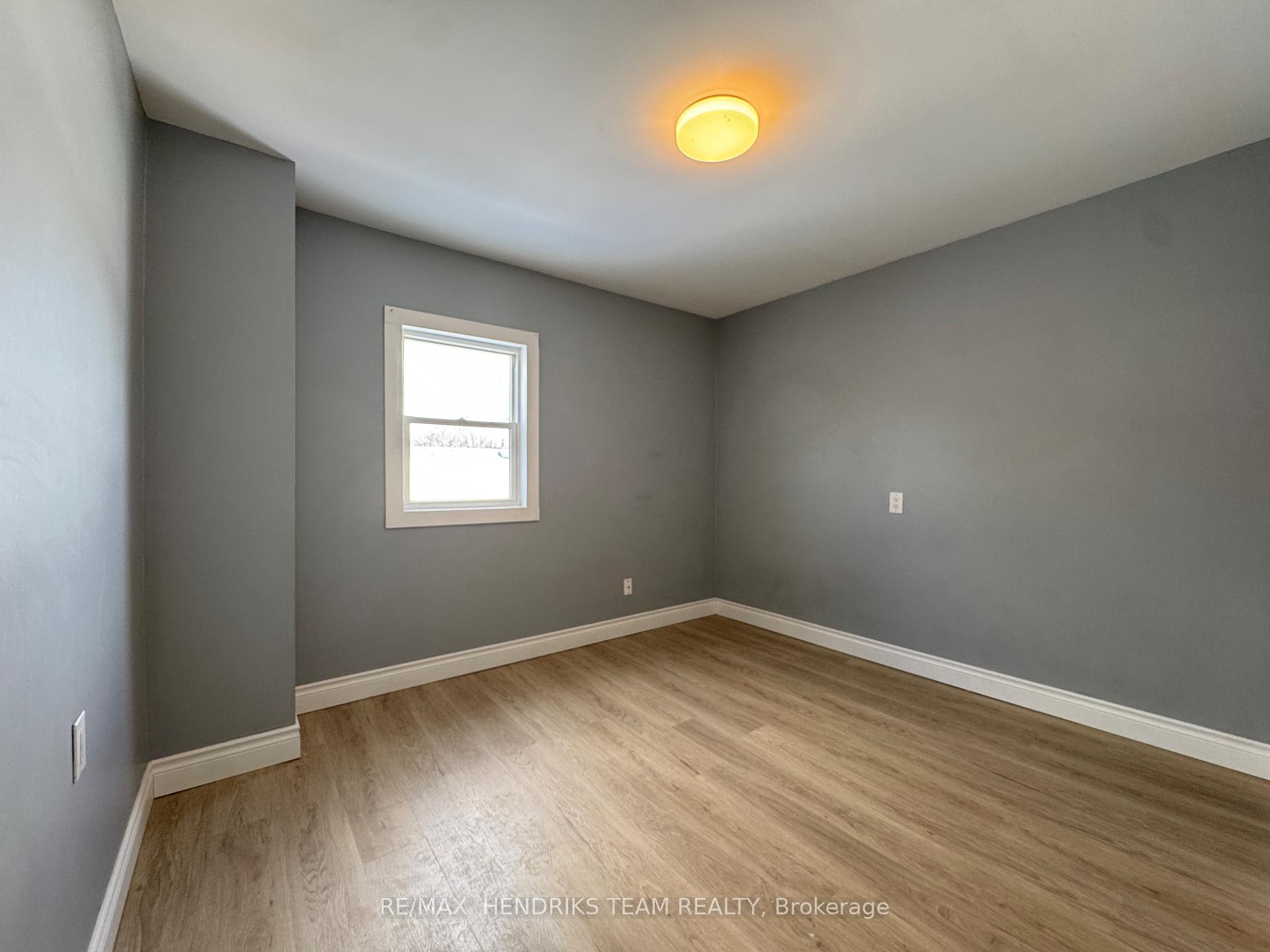 Photo 9 of Unit 2 (UPPER), 130 York Street, St. Catharines, Downtown — HOMEH