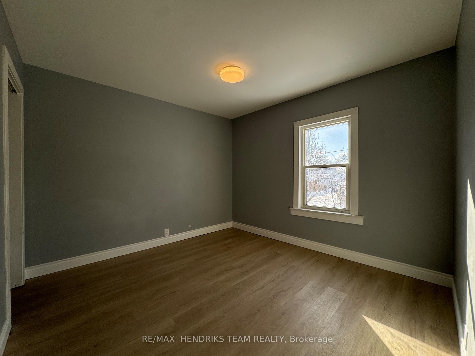 Photo 5 of Unit 2 (UPPER), 130 York Street, St. Catharines, Downtown — HOMEH