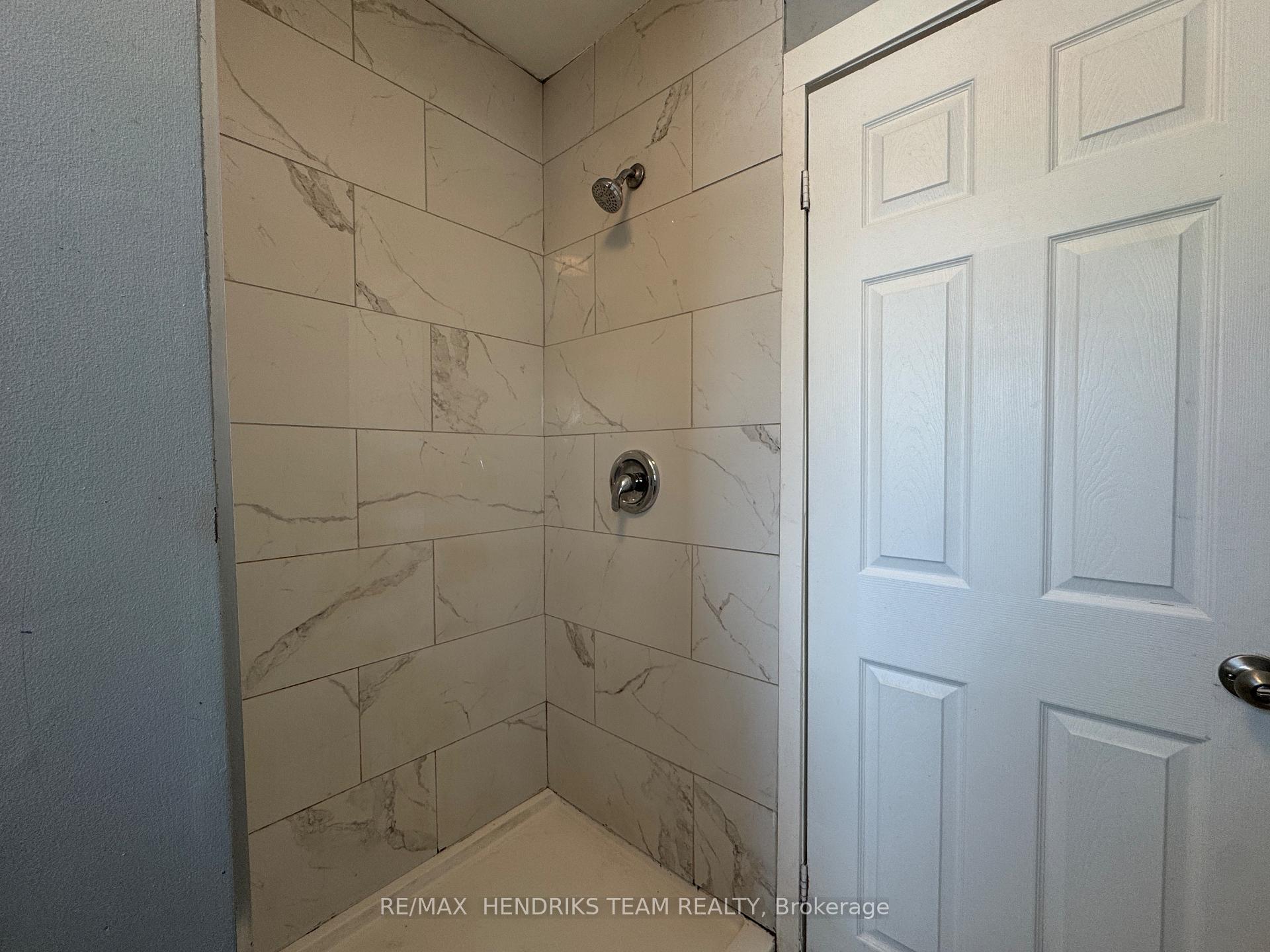 Photo 4 of Unit 2 (UPPER), 130 York Street, St. Catharines, Downtown — HOMEH