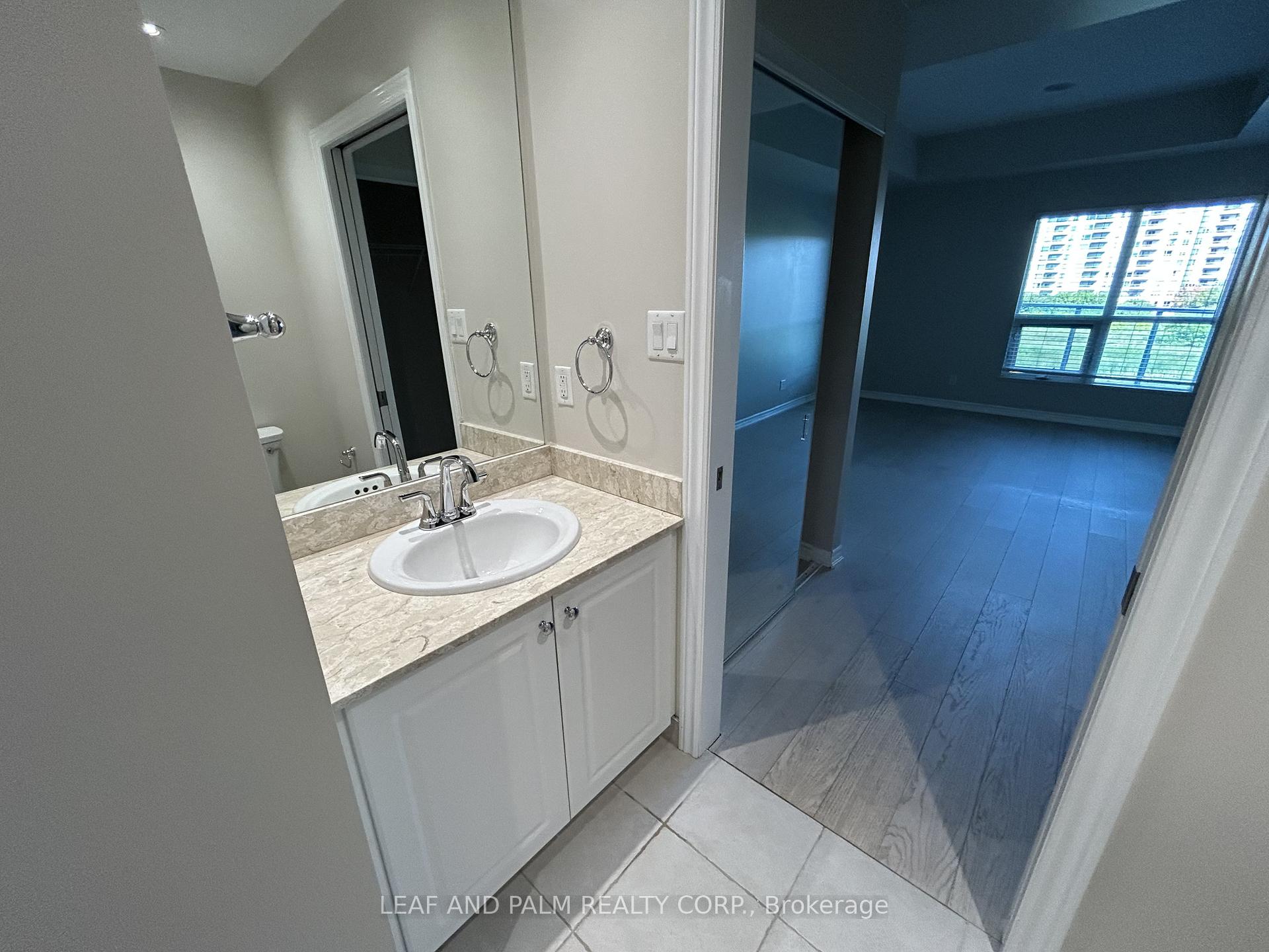 Photo 6 of Unit 401, 33 Ellen Street, Barrie, City Centre — HOMEH