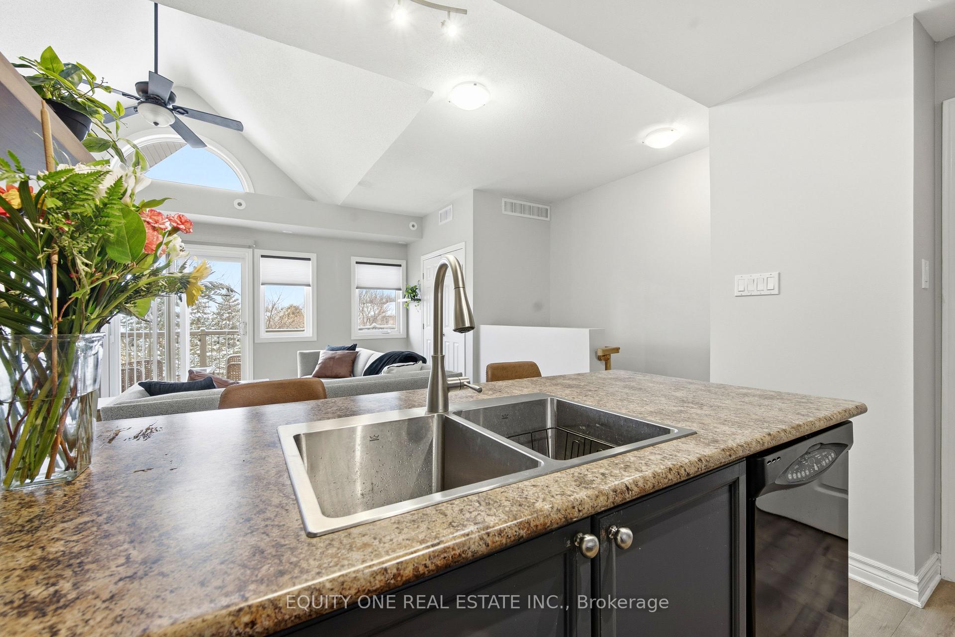 Photo 12 of Unit 10, 175 Waterbridge Drive, Ottawa, Barrhaven East — HOMEH