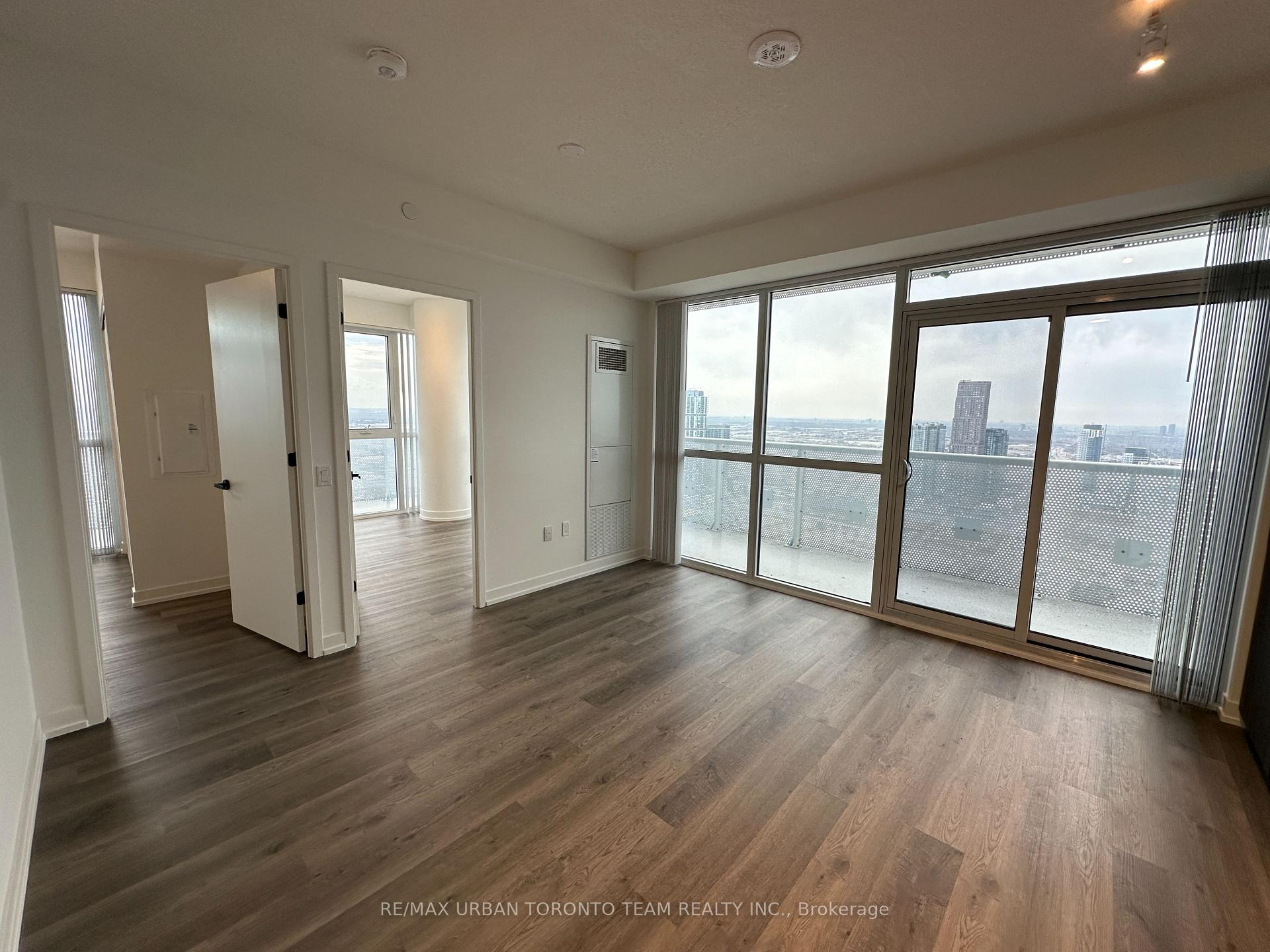 Photo 1 of Unit 5106, 8 Interchange Way, Vaughan, Vaughan Corporate Centre — HOMEH