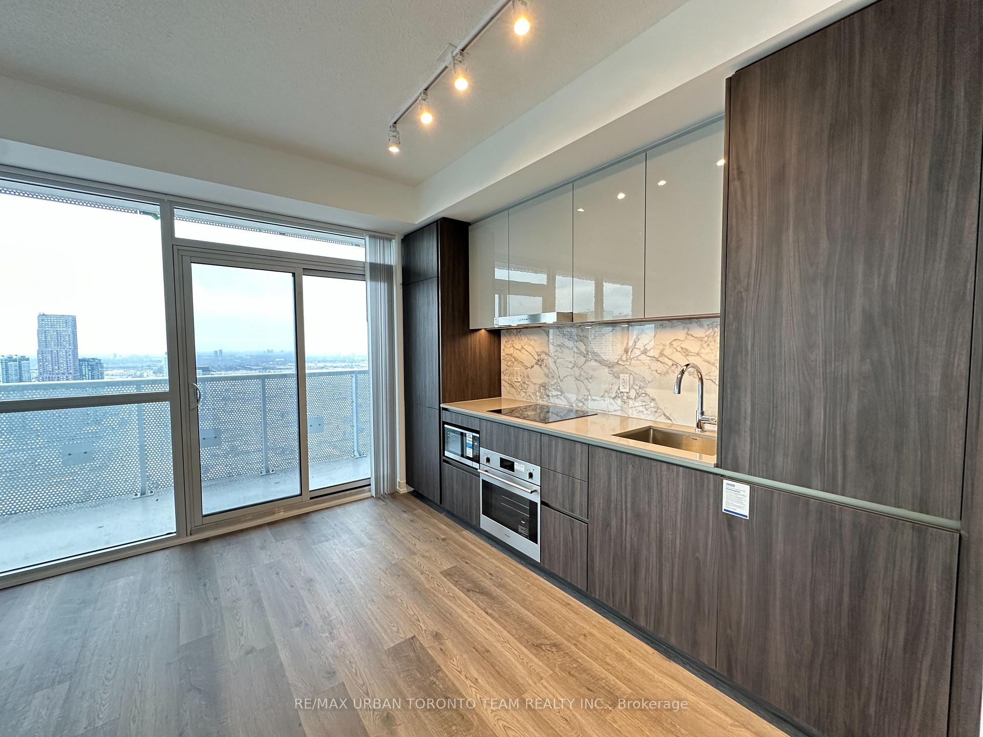 Photo 2 of Unit 5106, 8 Interchange Way, Vaughan, Vaughan Corporate Centre — HOMEH