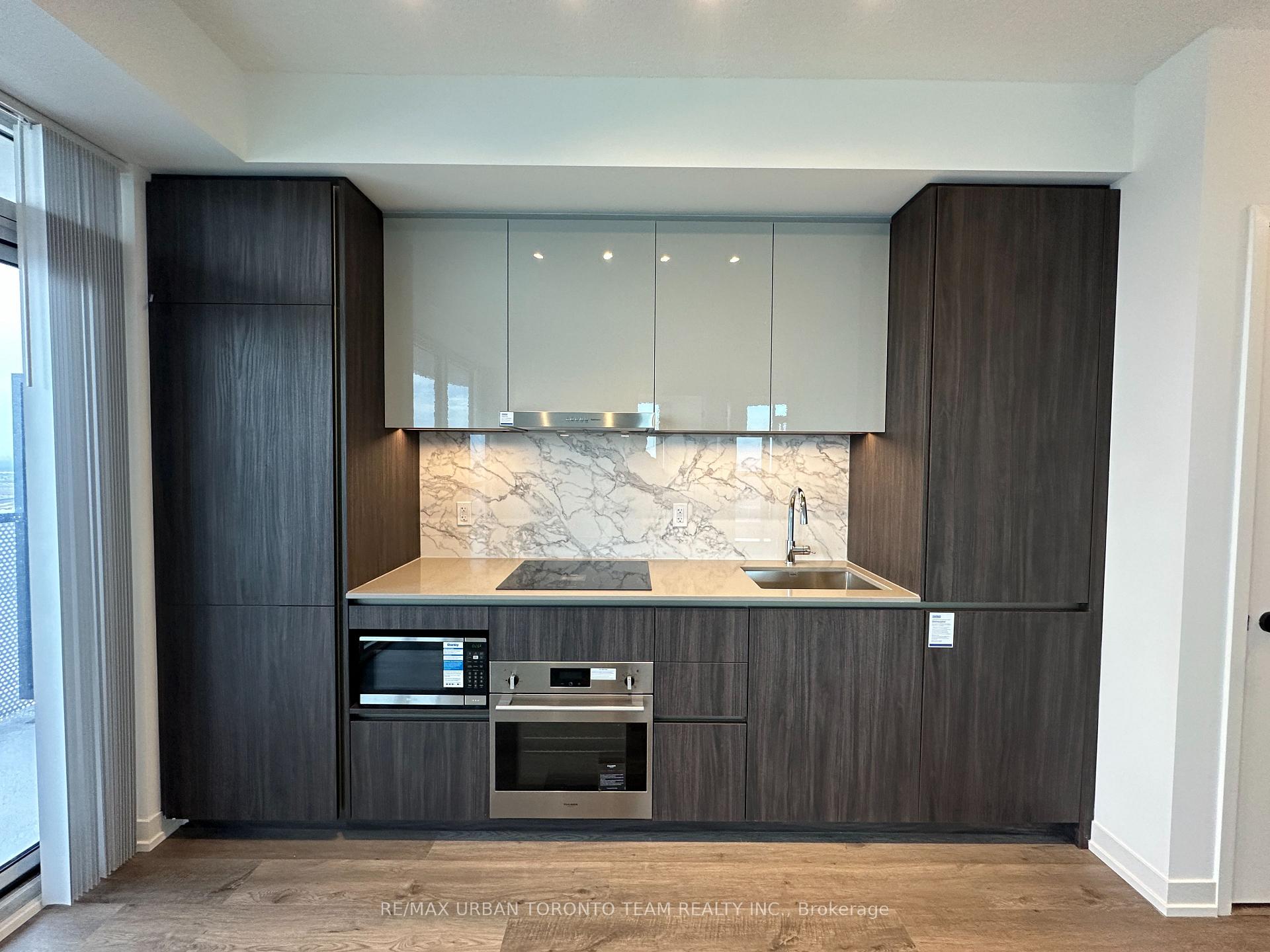 Photo 9 of Unit 5106, 8 Interchange Way, Vaughan, Vaughan Corporate Centre — HOMEH