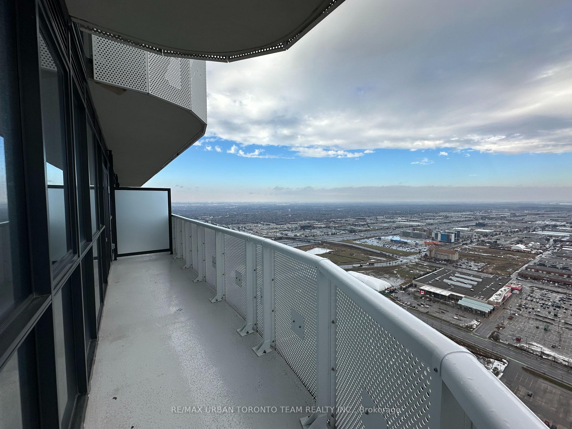 Photo 11 of Unit 5106, 8 Interchange Way, Vaughan, Vaughan Corporate Centre — HOMEH