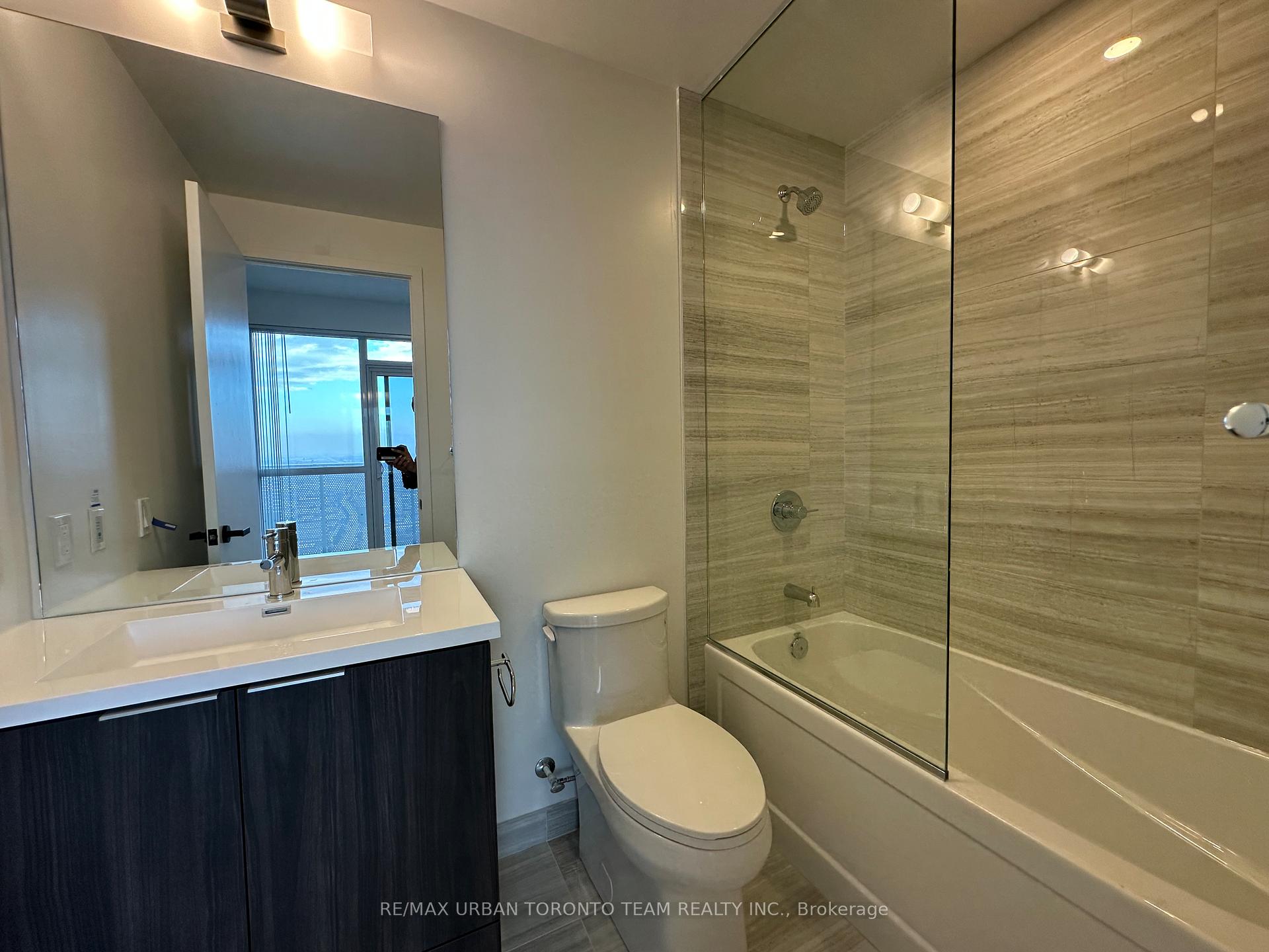 Photo 8 of Unit 5106, 8 Interchange Way, Vaughan, Vaughan Corporate Centre — HOMEH