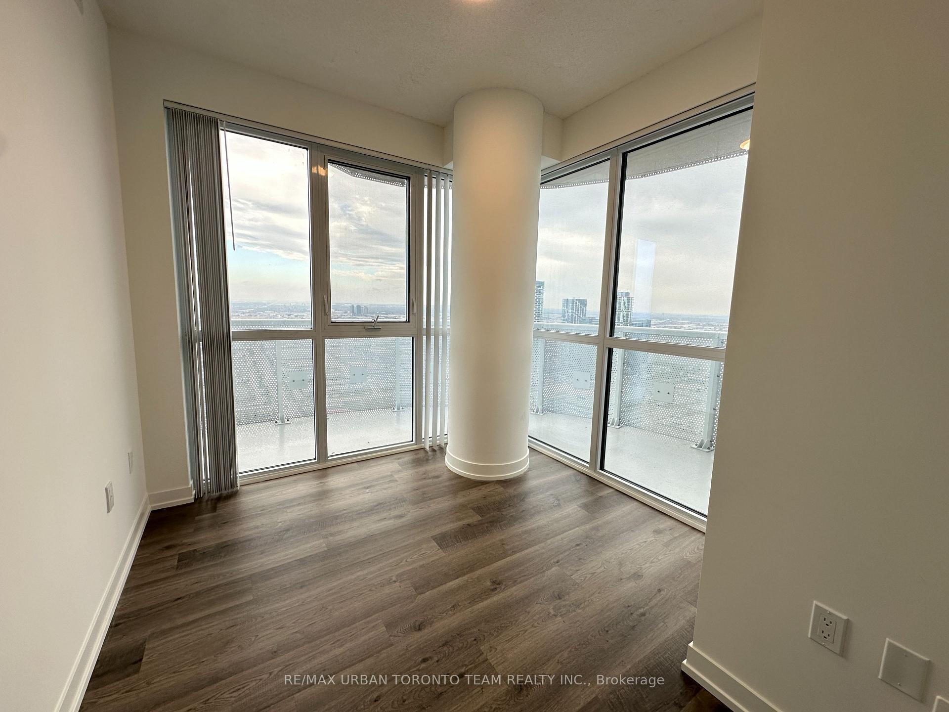 Photo 7 of Unit 5106, 8 Interchange Way, Vaughan, Vaughan Corporate Centre — HOMEH