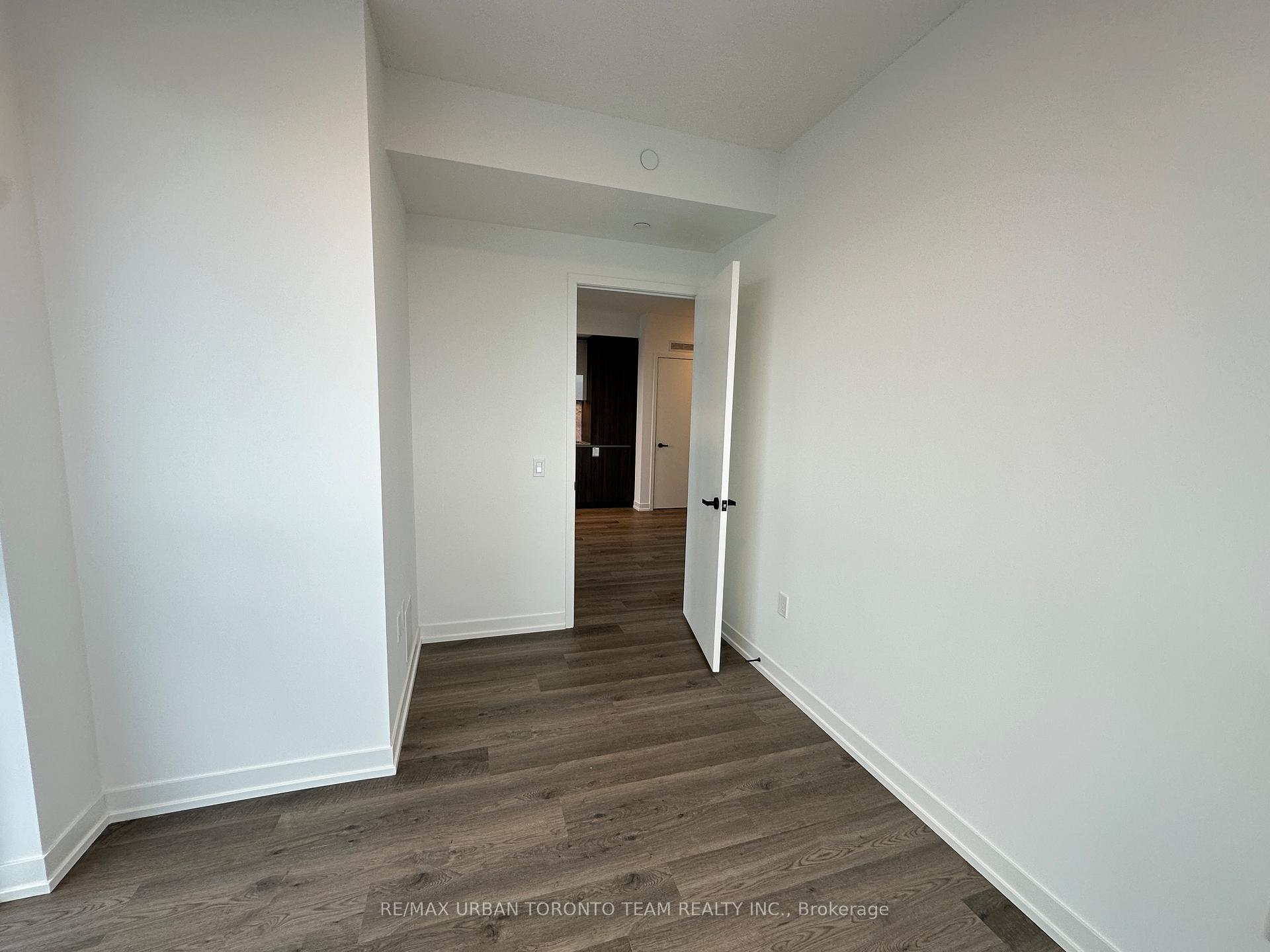 Photo 6 of Unit 5106, 8 Interchange Way, Vaughan, Vaughan Corporate Centre — HOMEH
